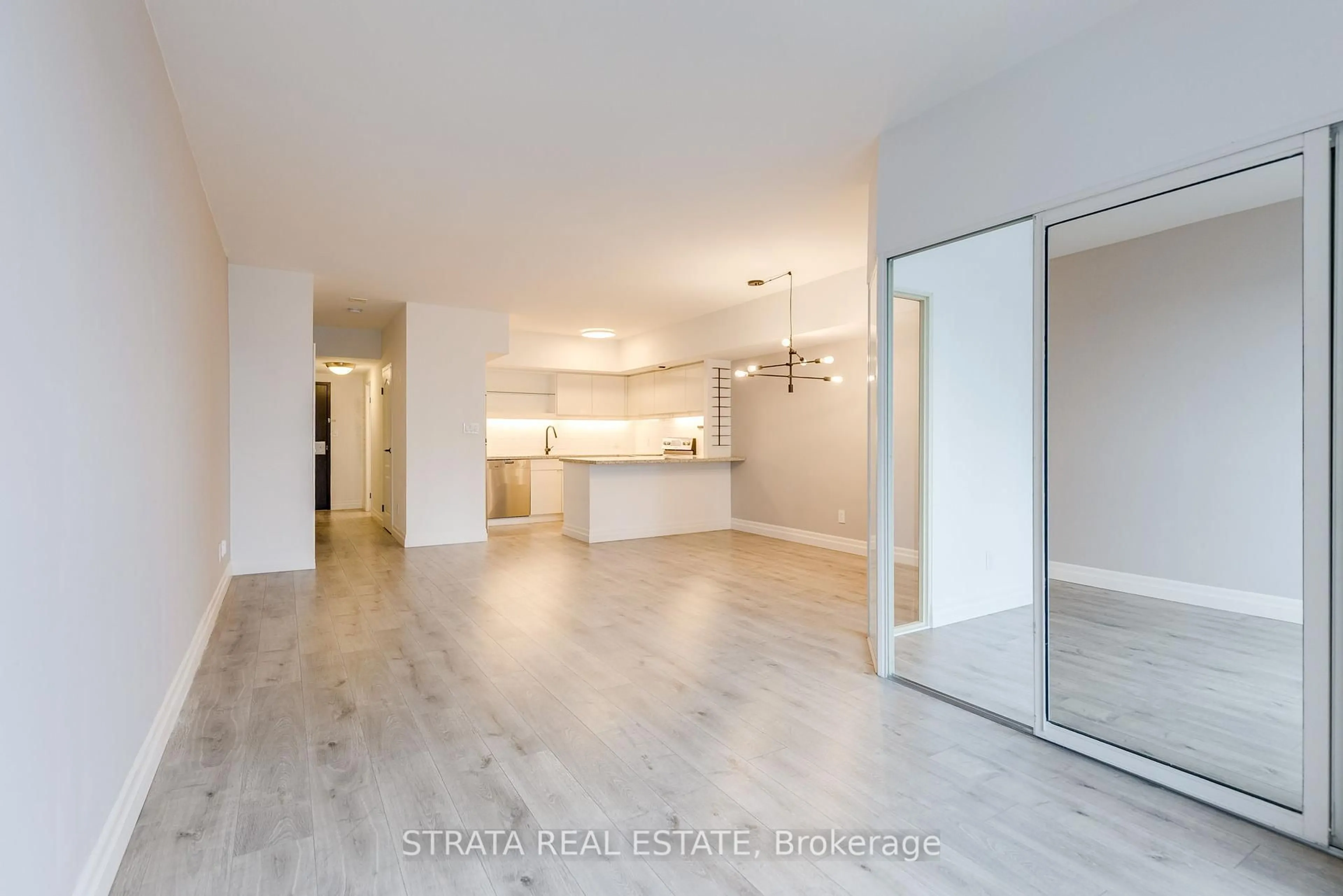 Unknown for 25 The Esplanade N/A #1701, Toronto Ontario M5E 1W5