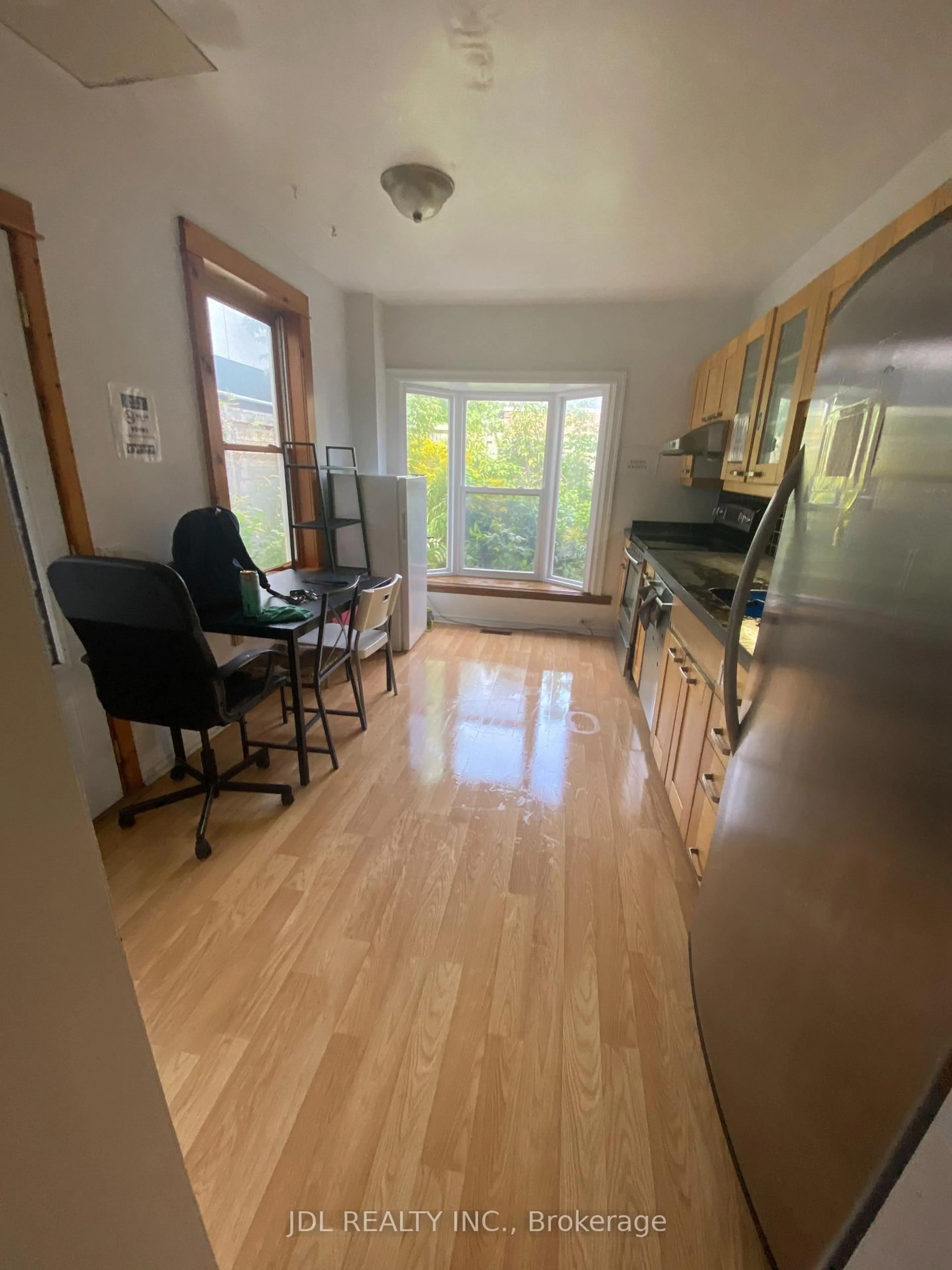 A pic of a room for 48 Sullivan St, Toronto Ontario M5T 1C1