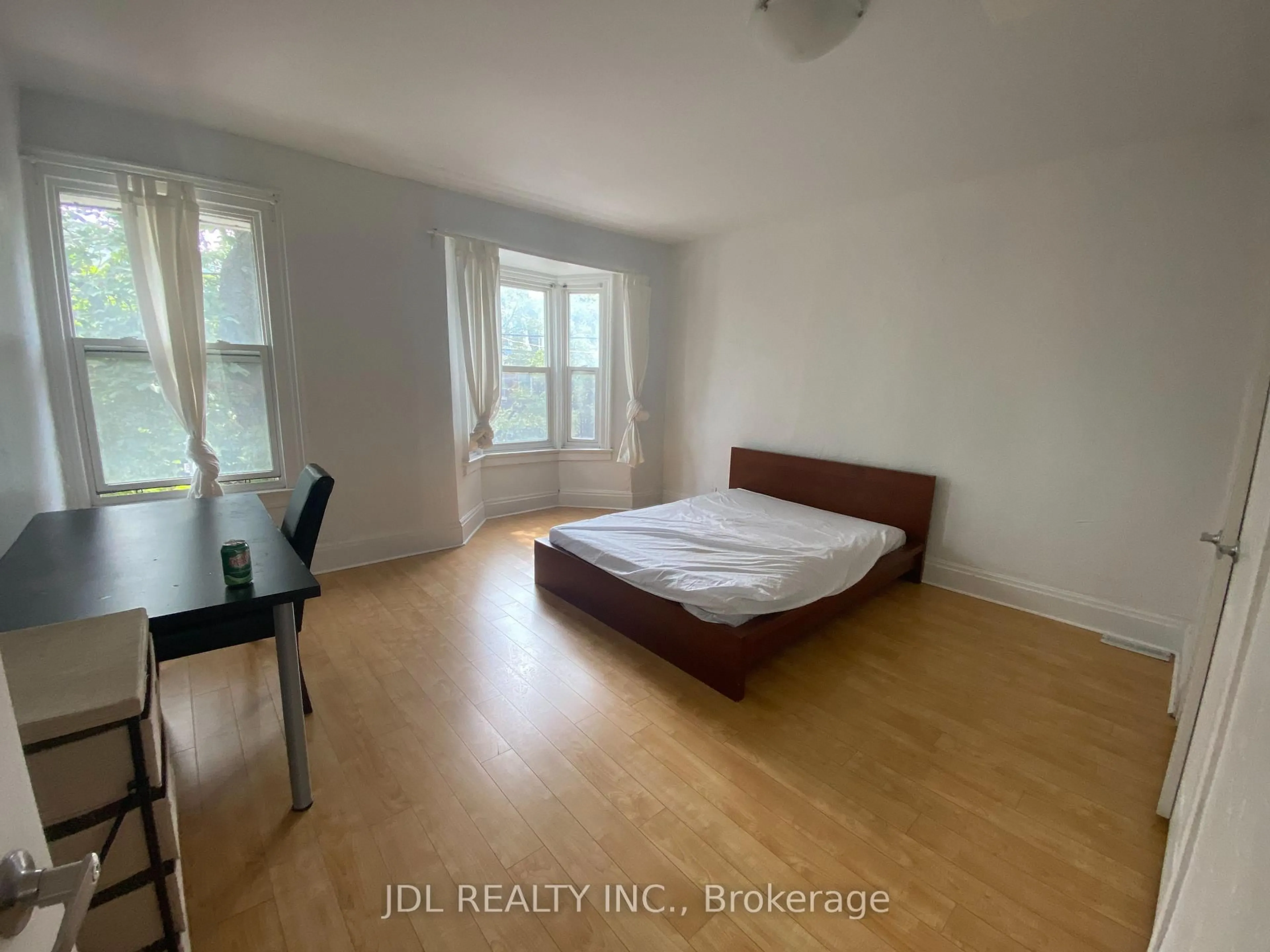 A pic of a room for 48 Sullivan St, Toronto Ontario M5T 1C1