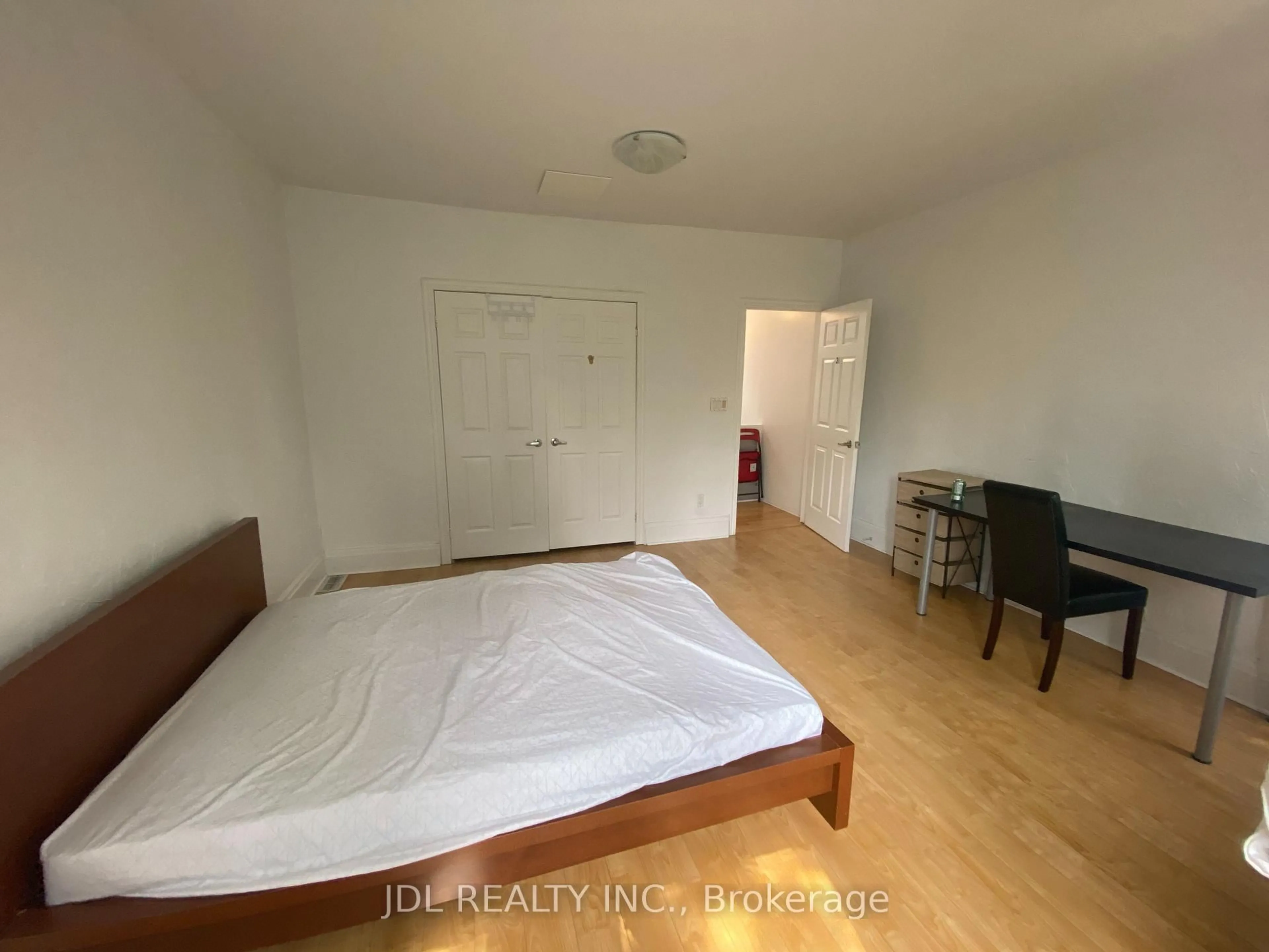 A pic of a room for 48 Sullivan St, Toronto Ontario M5T 1C1
