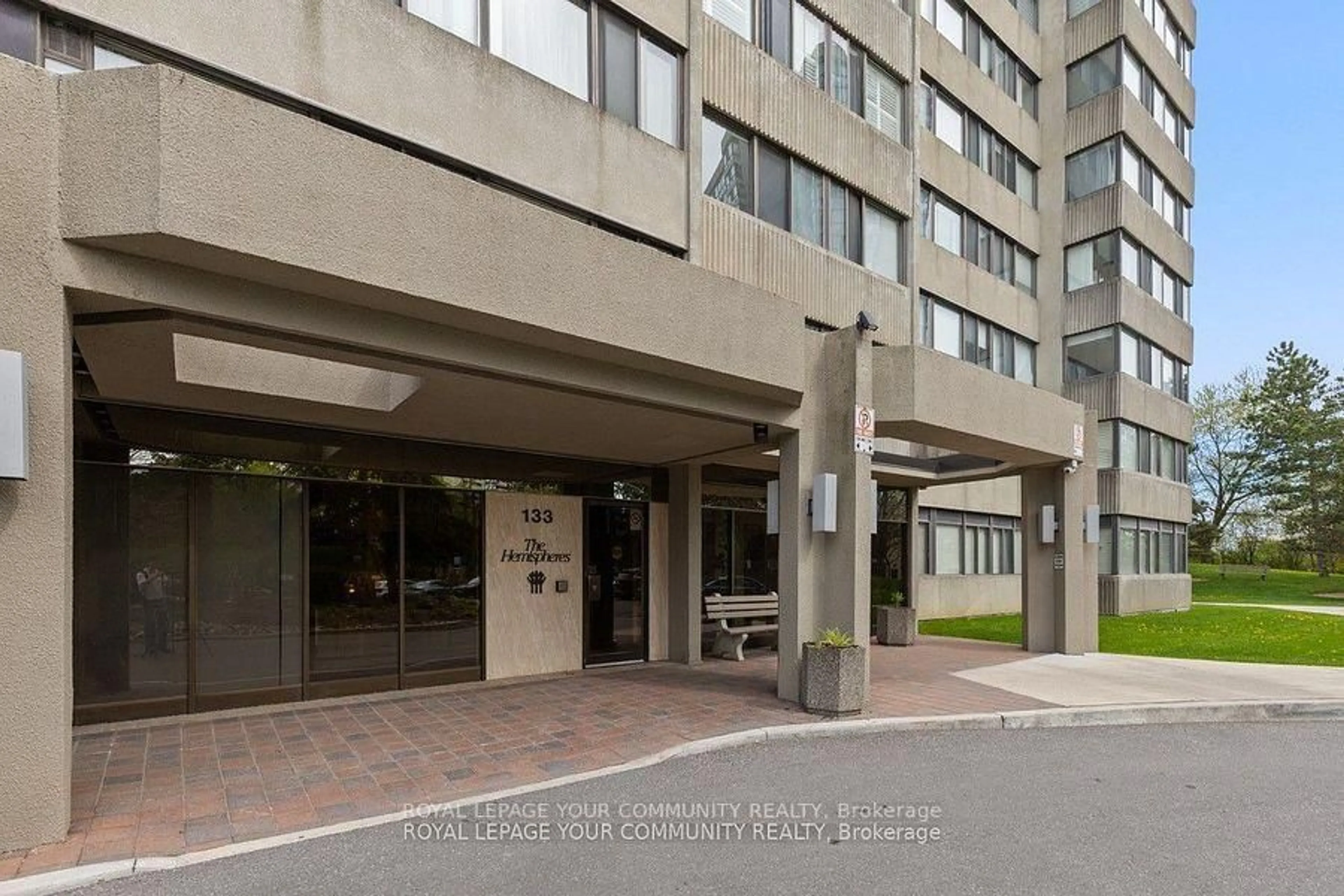 Indoor foyer for 133 Torresdale Ave #1606, Toronto Ontario M2R 3T2
