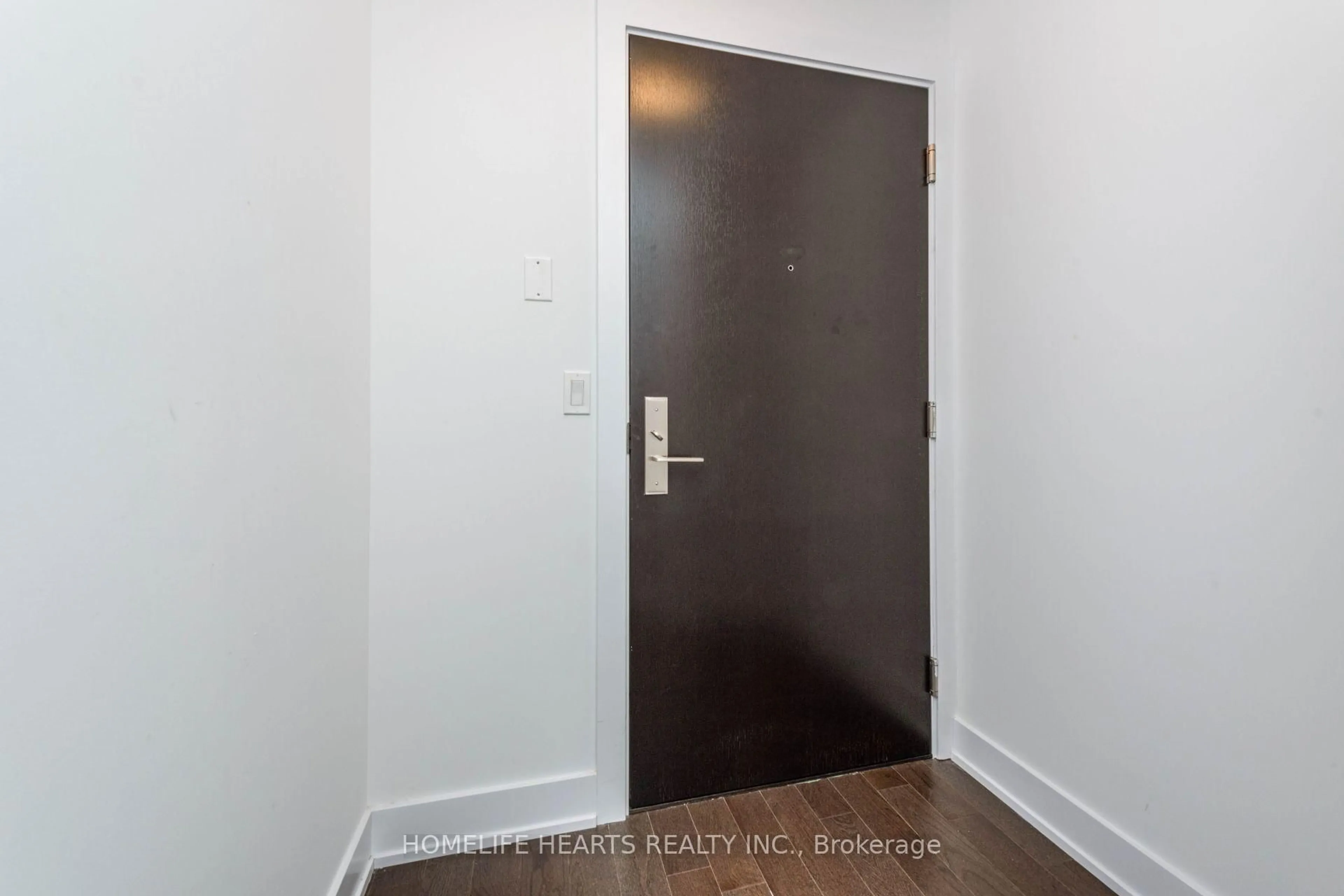 Indoor entryway for 181 Bedford Rd #1803, Toronto Ontario M5R 0A5