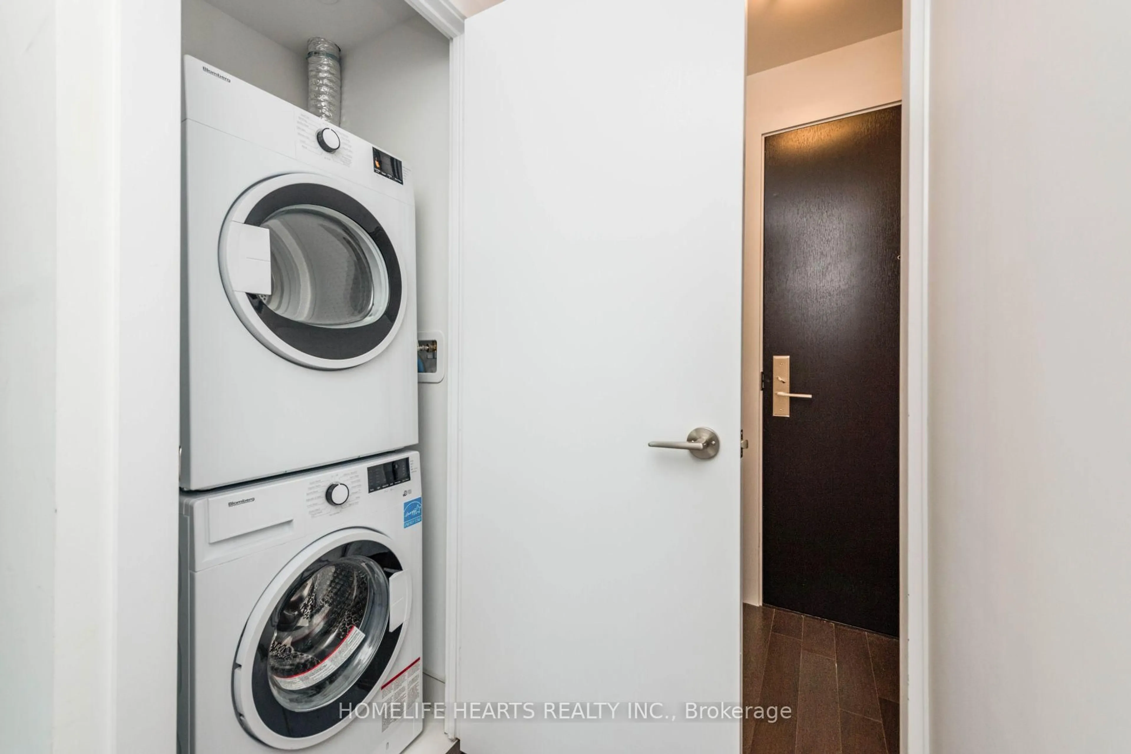 Laundry room for 181 Bedford Rd #1803, Toronto Ontario M5R 0A5