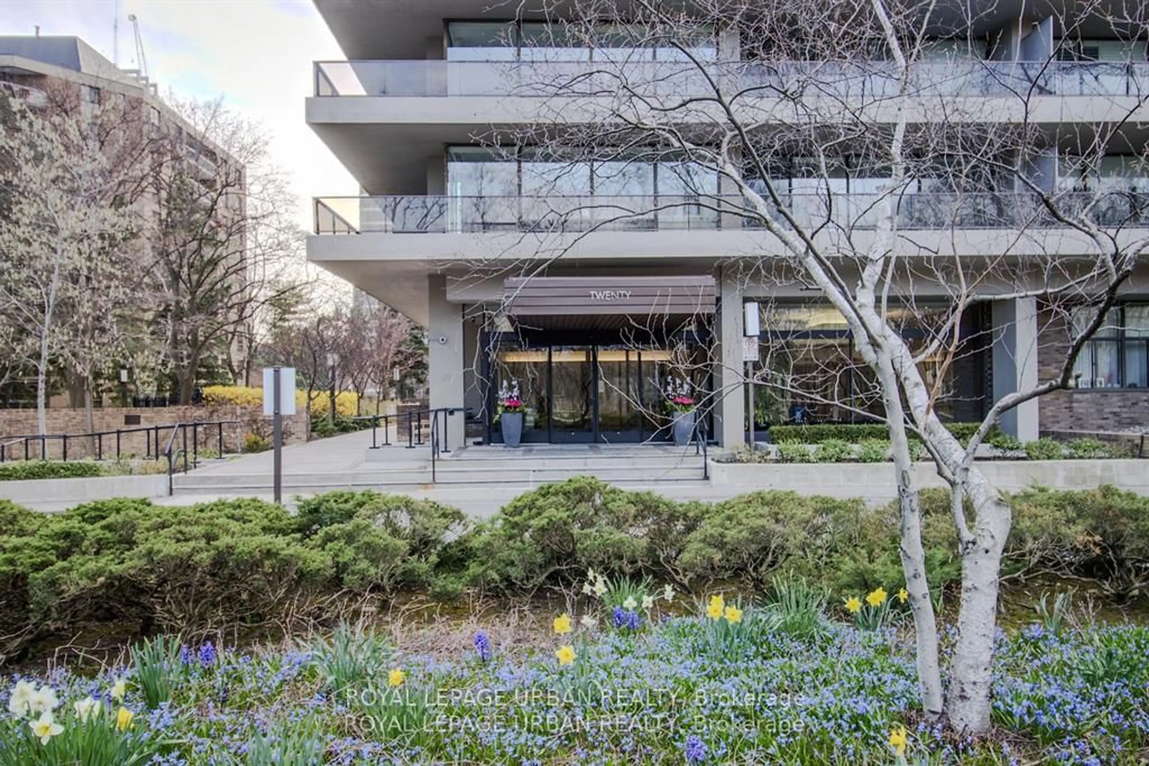 Indoor foyer for 20 Avoca Ave #1502/03, Toronto Ontario M4T 2B8