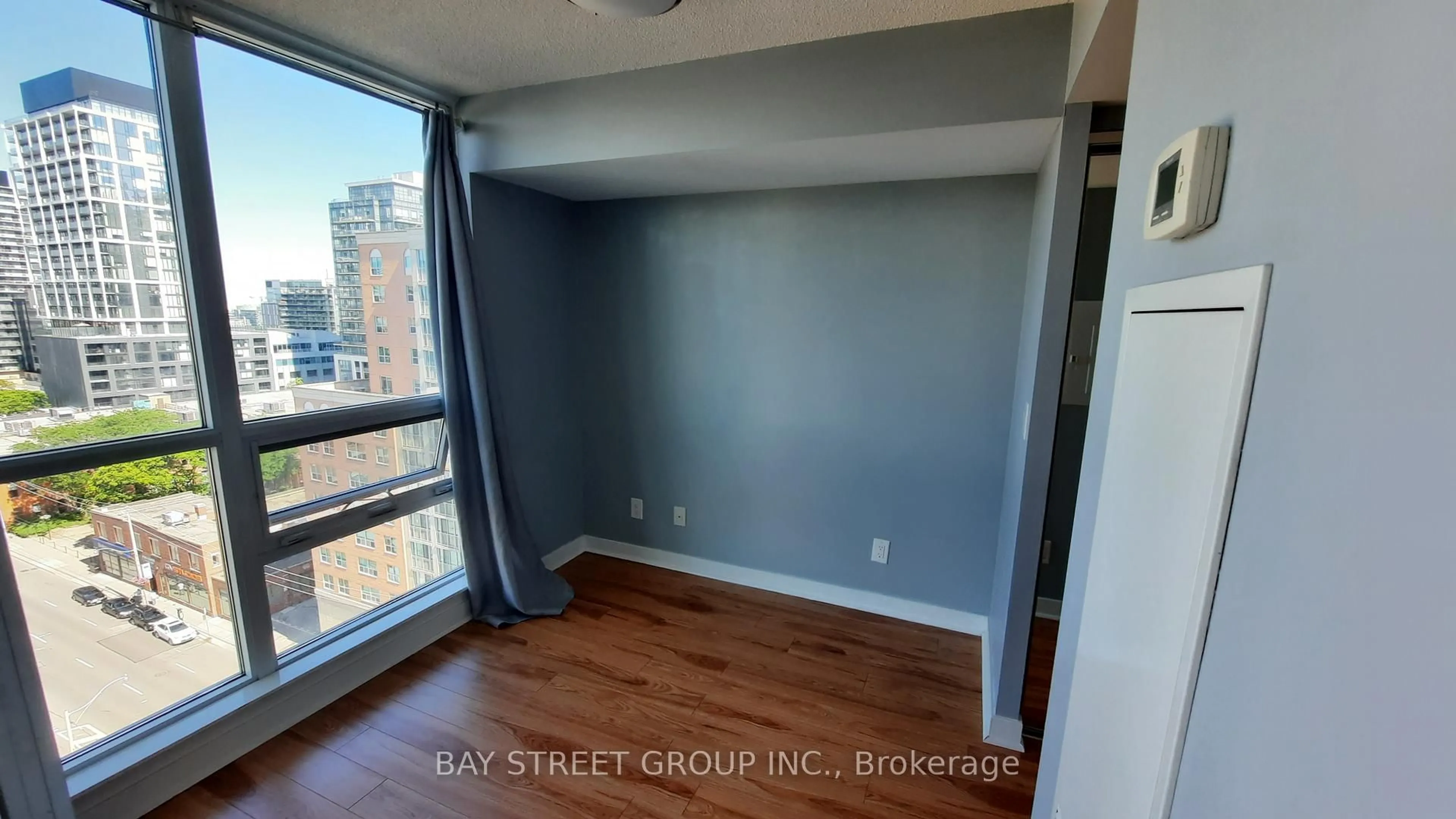 A pic of a room for 320 Richmond St #1202, Toronto Ontario M5A 1P9