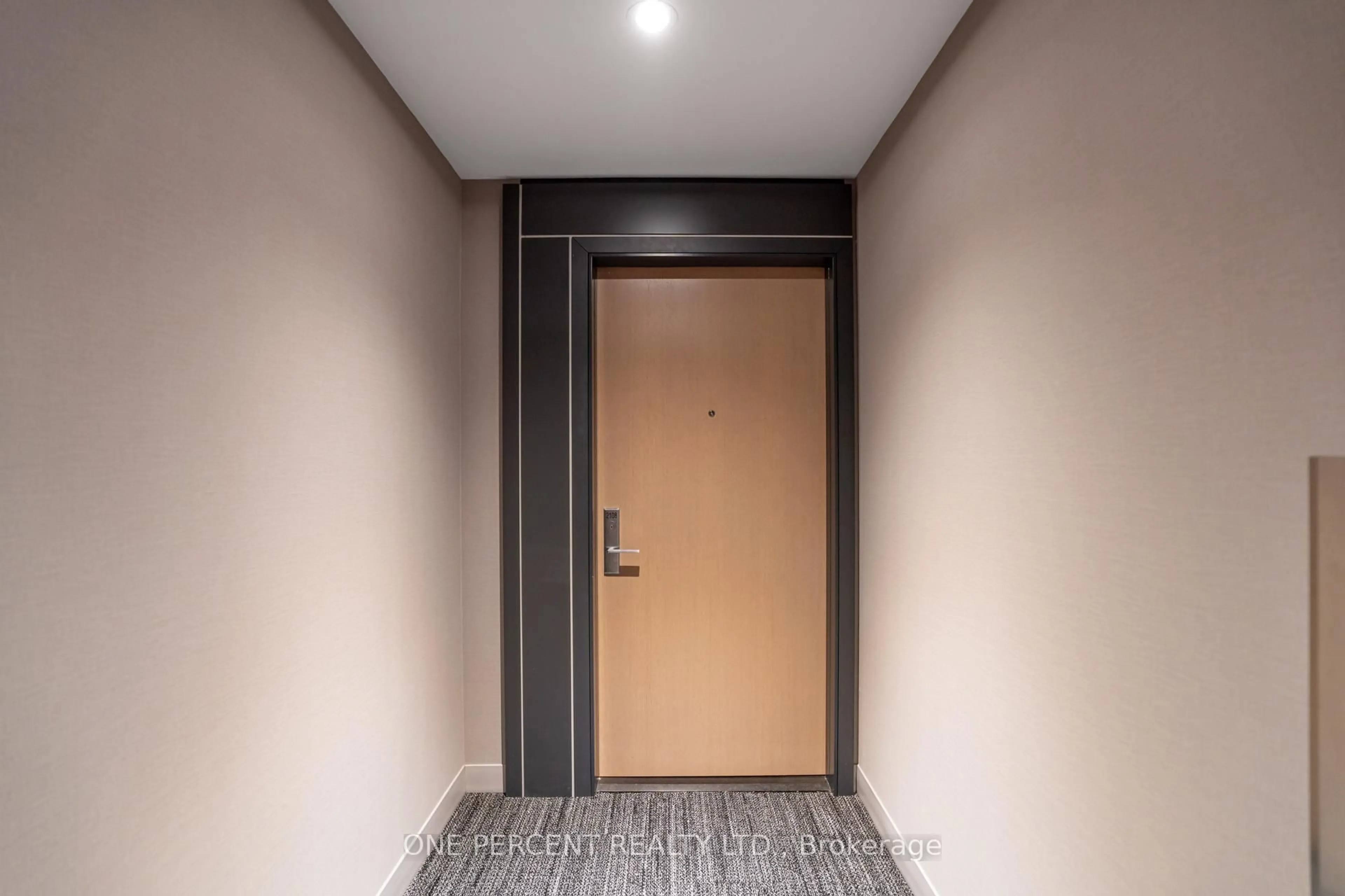 Indoor foyer for 357 King St #2108, Toronto Ontario M5V 1K1