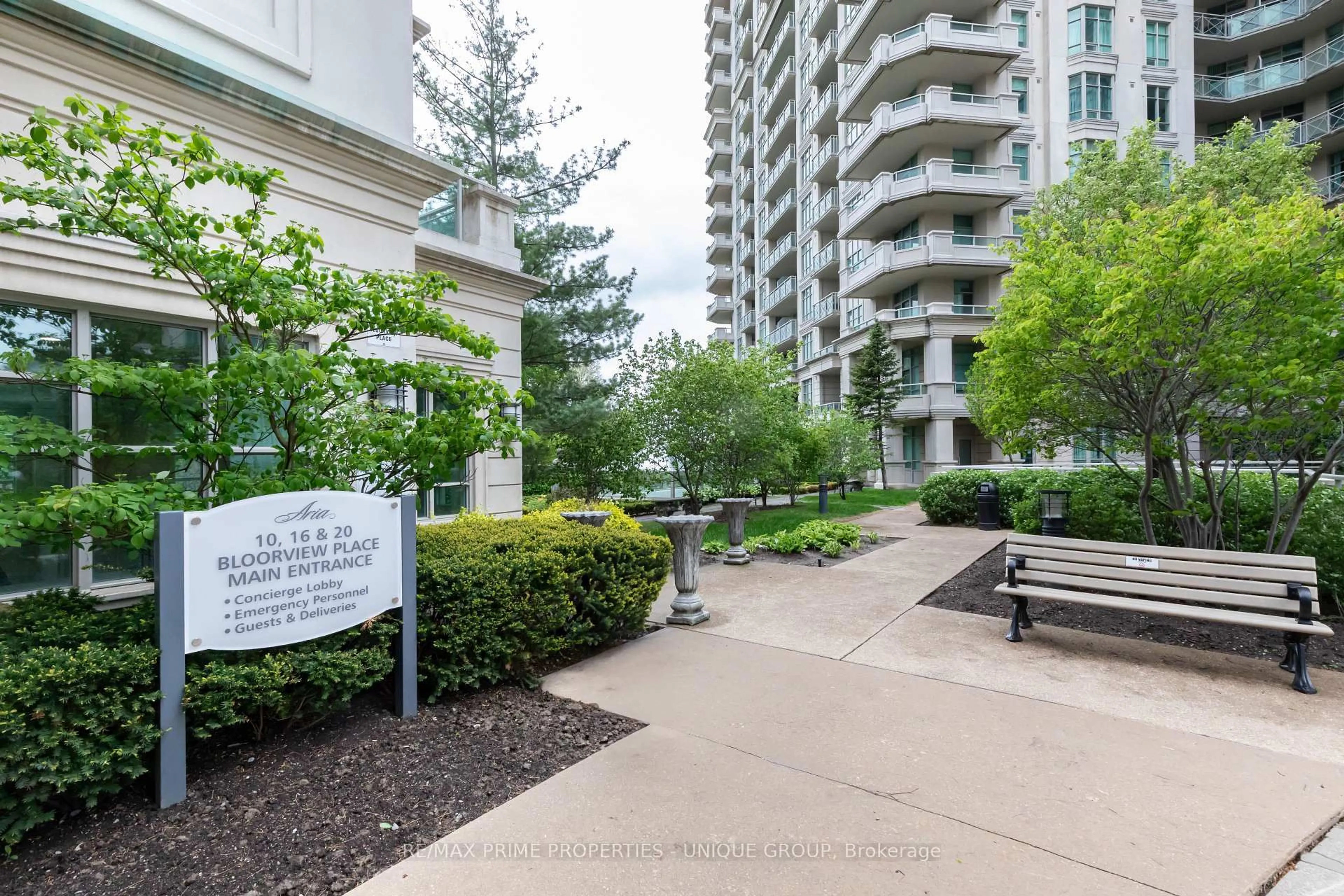 Patio, street for 20 Bloorview Pl #218, Toronto Ontario M2J 0A6