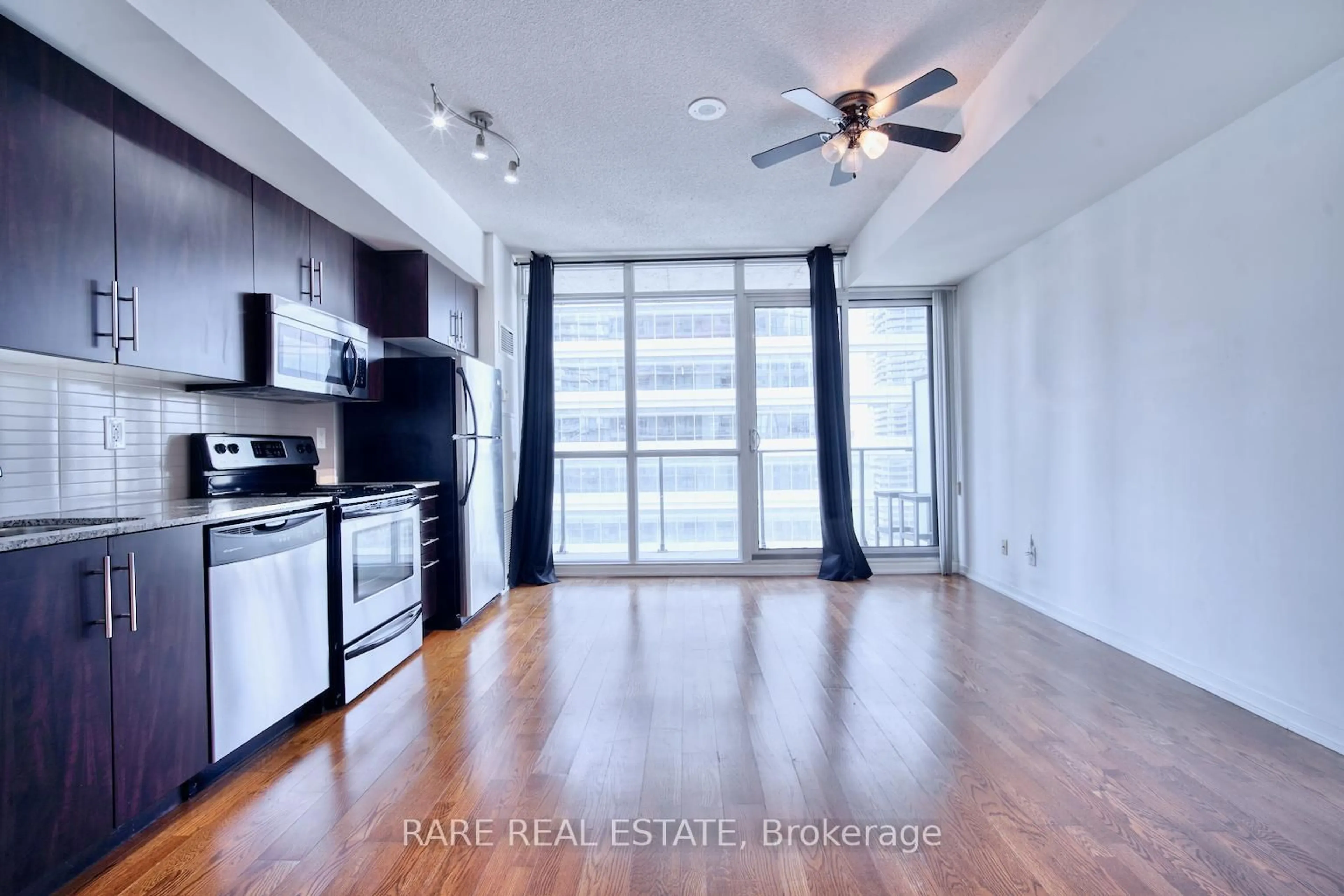 A pic of a room for 65 Bremner Blvd #3006, Toronto Ontario M5J 0A7