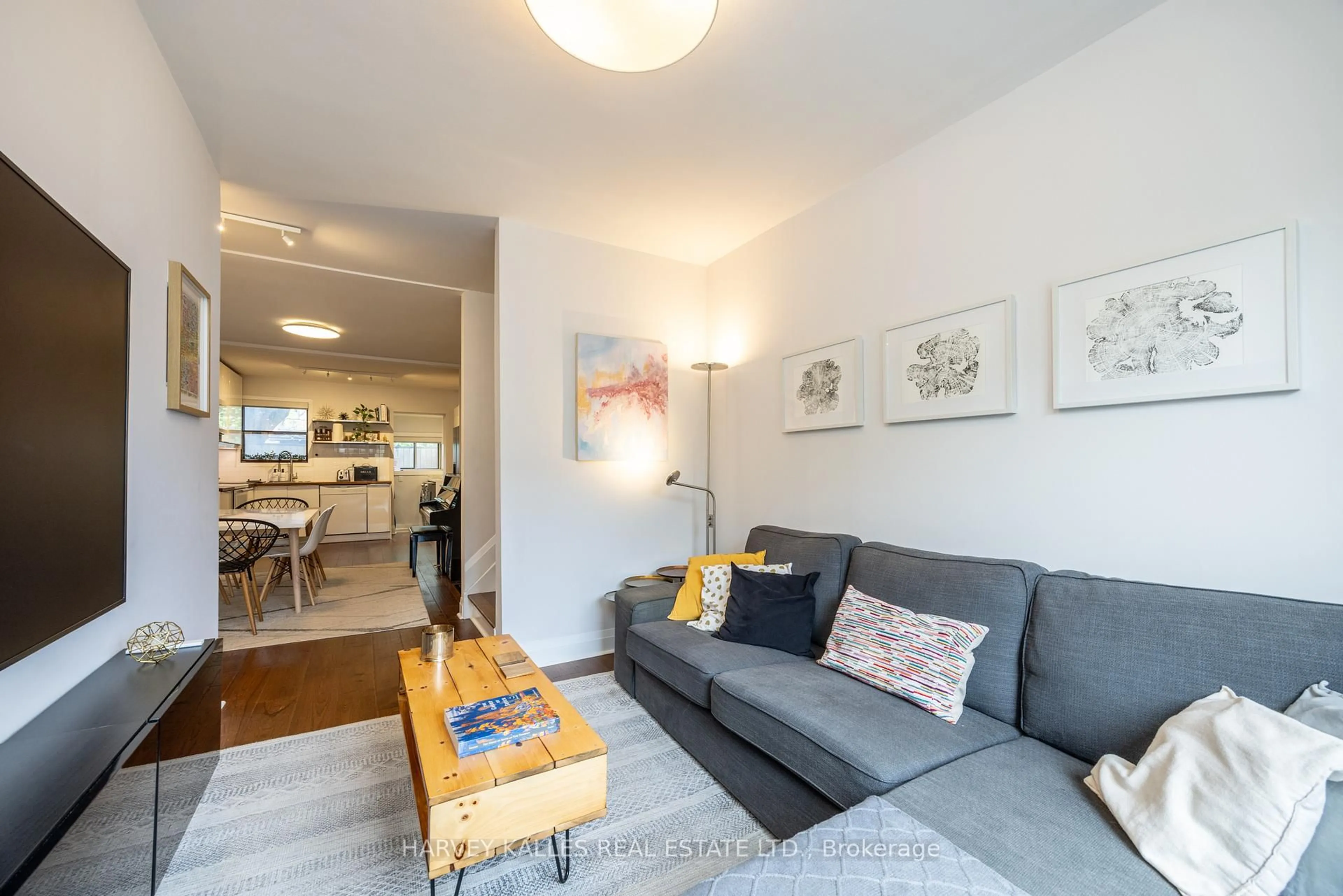 Living room with furniture, unknown for 10 Wyndham St, Toronto Ontario M6K 1R7