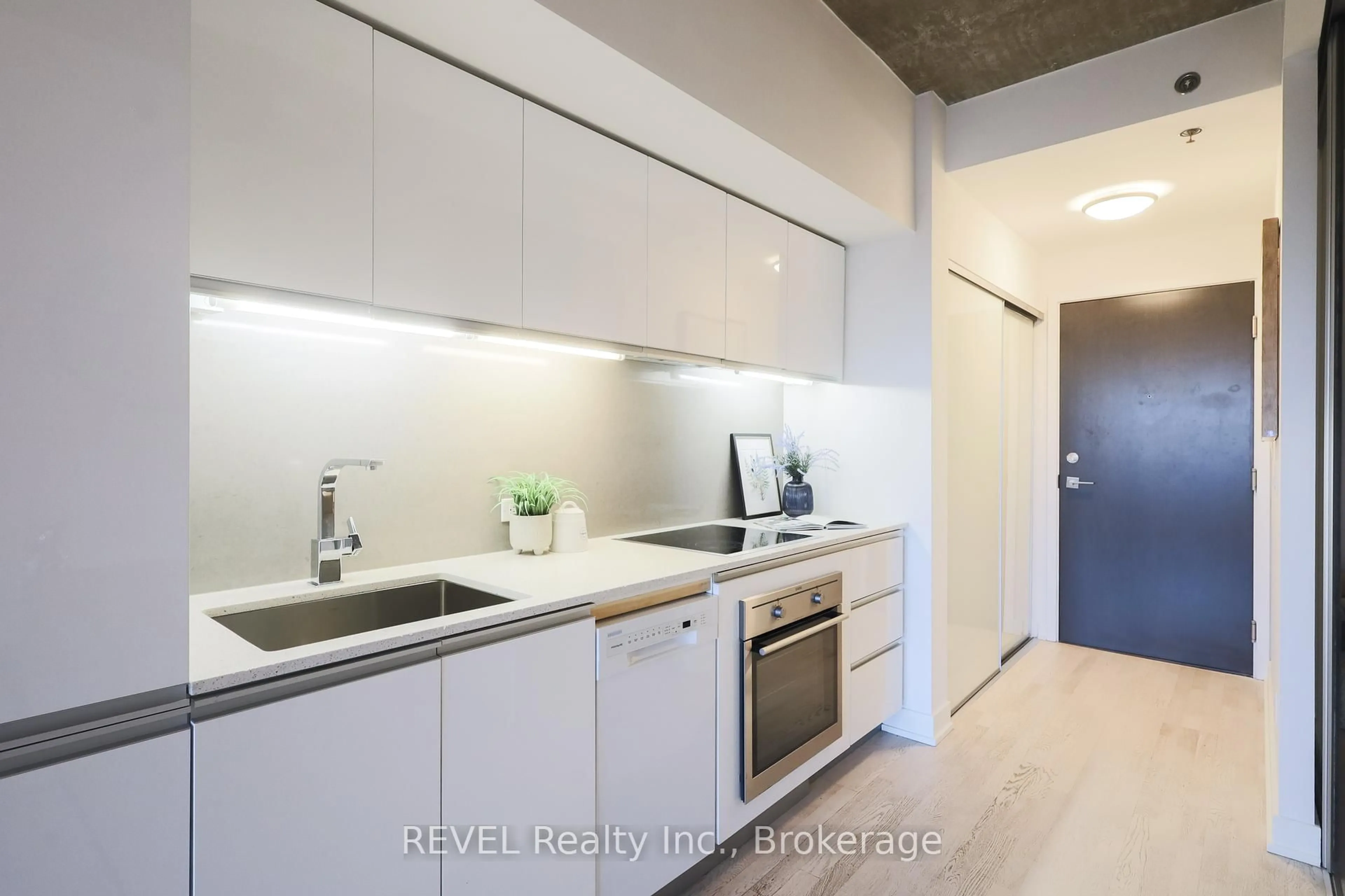 Standard kitchen, unknown for 20 Minowan Miikan Lane #730, Toronto Ontario M6J 0E5