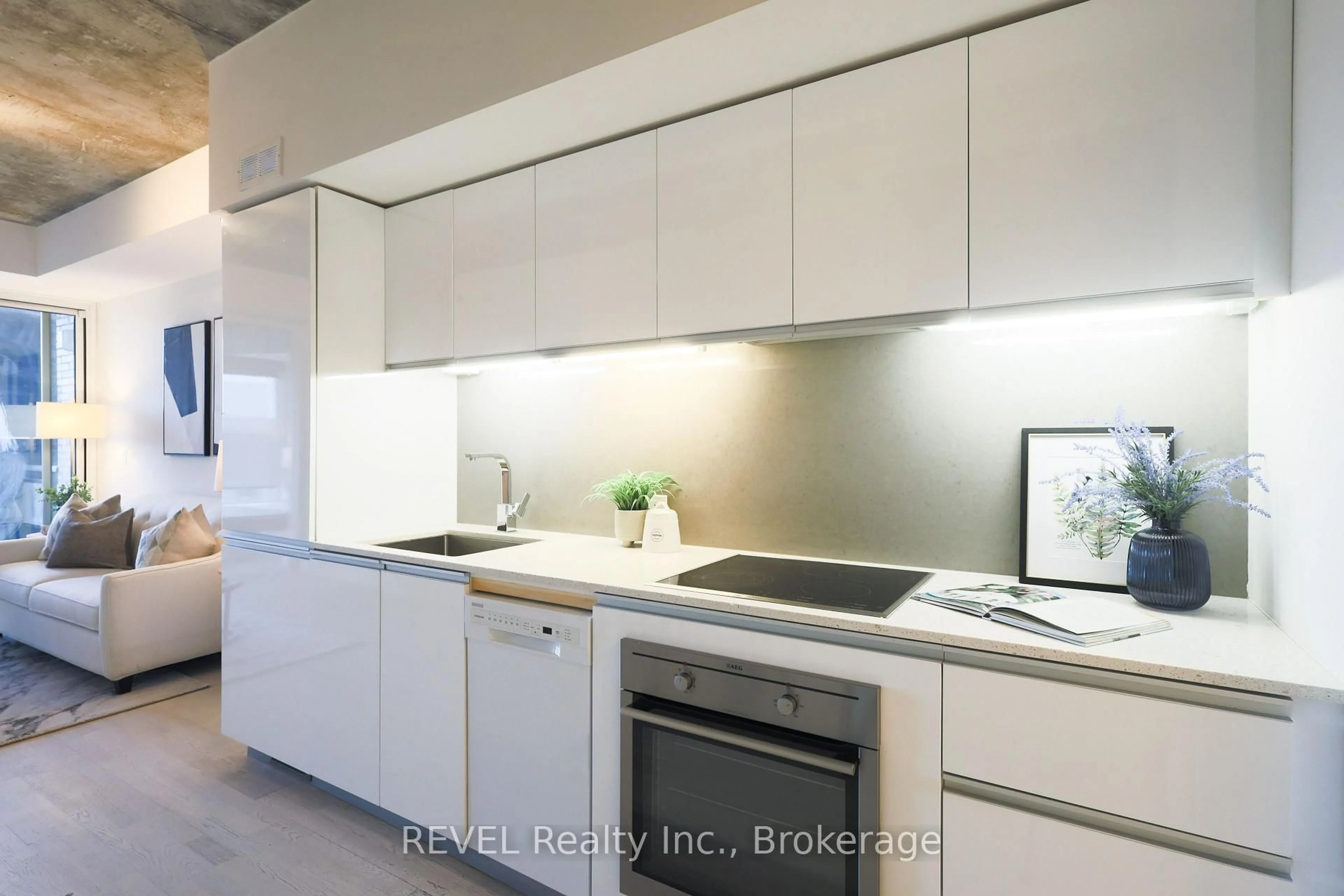 Standard kitchen, ceramic/tile floor for 20 Minowan Miikan Lane #730, Toronto Ontario M6J 0E5