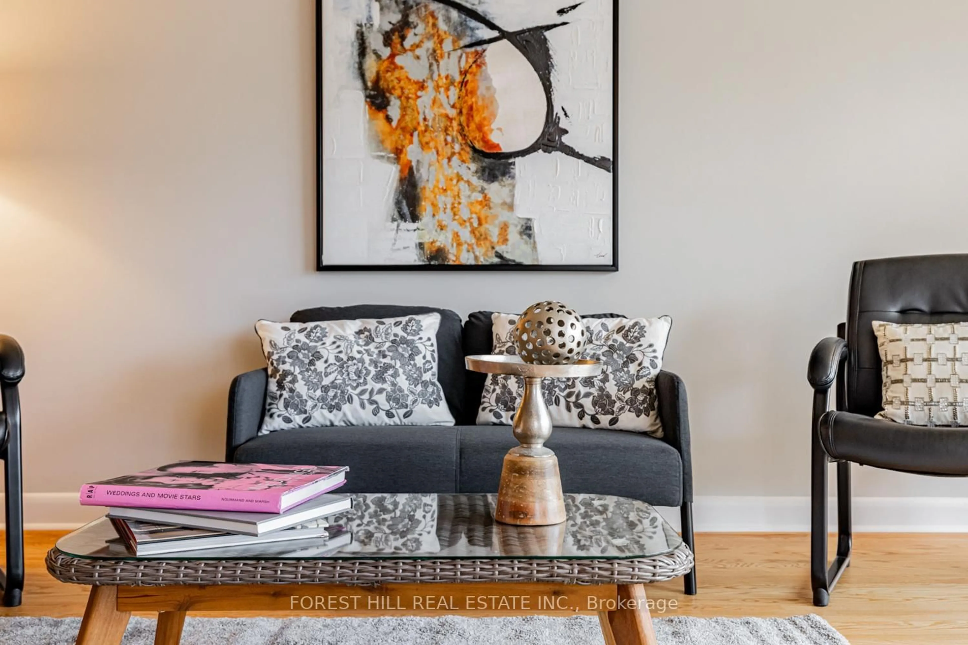 Living room with furniture, unknown for 3 Blithfield Ave, Toronto Ontario M2K 1X9