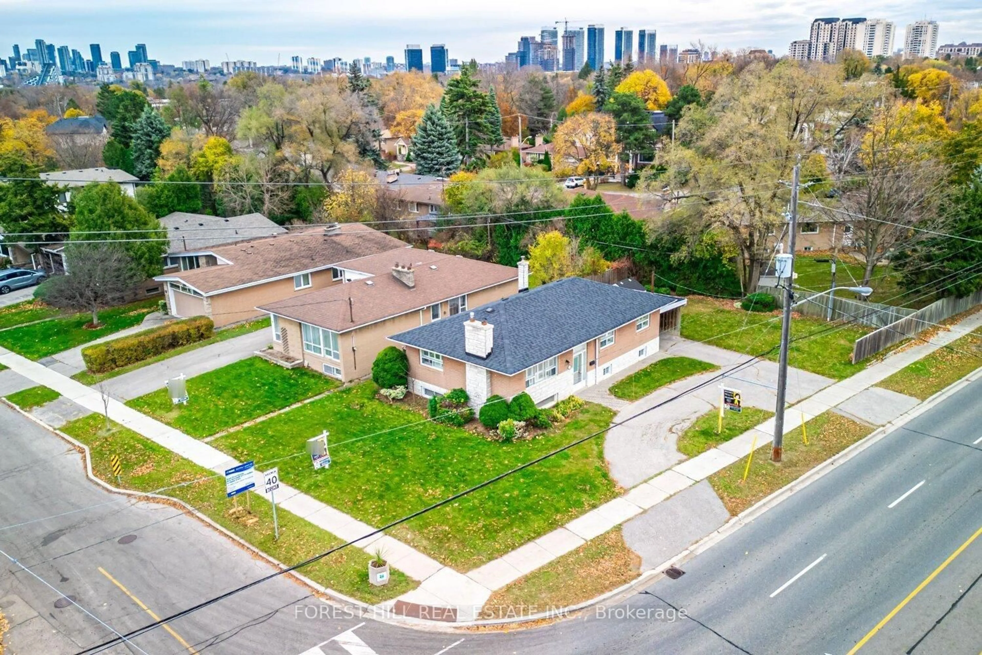 A pic from outside/outdoor area/front of a property/back of a property/a pic from drone, street for 1 Blithfield Ave, Toronto Ontario M2K 1X9