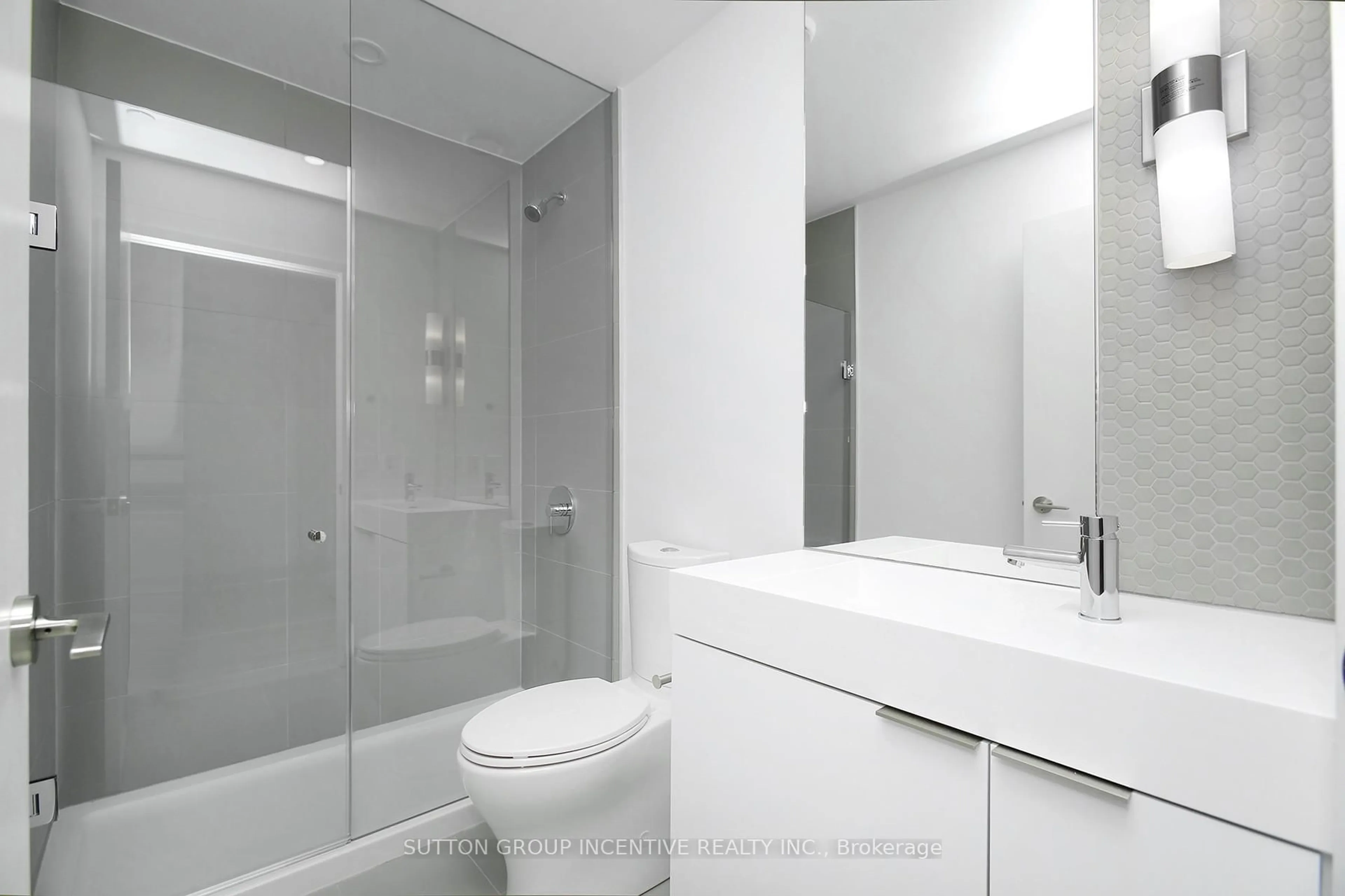 Standard bathroom, unknown for 33 Helendale Ave #2207, Toronto Ontario M4S 3H7