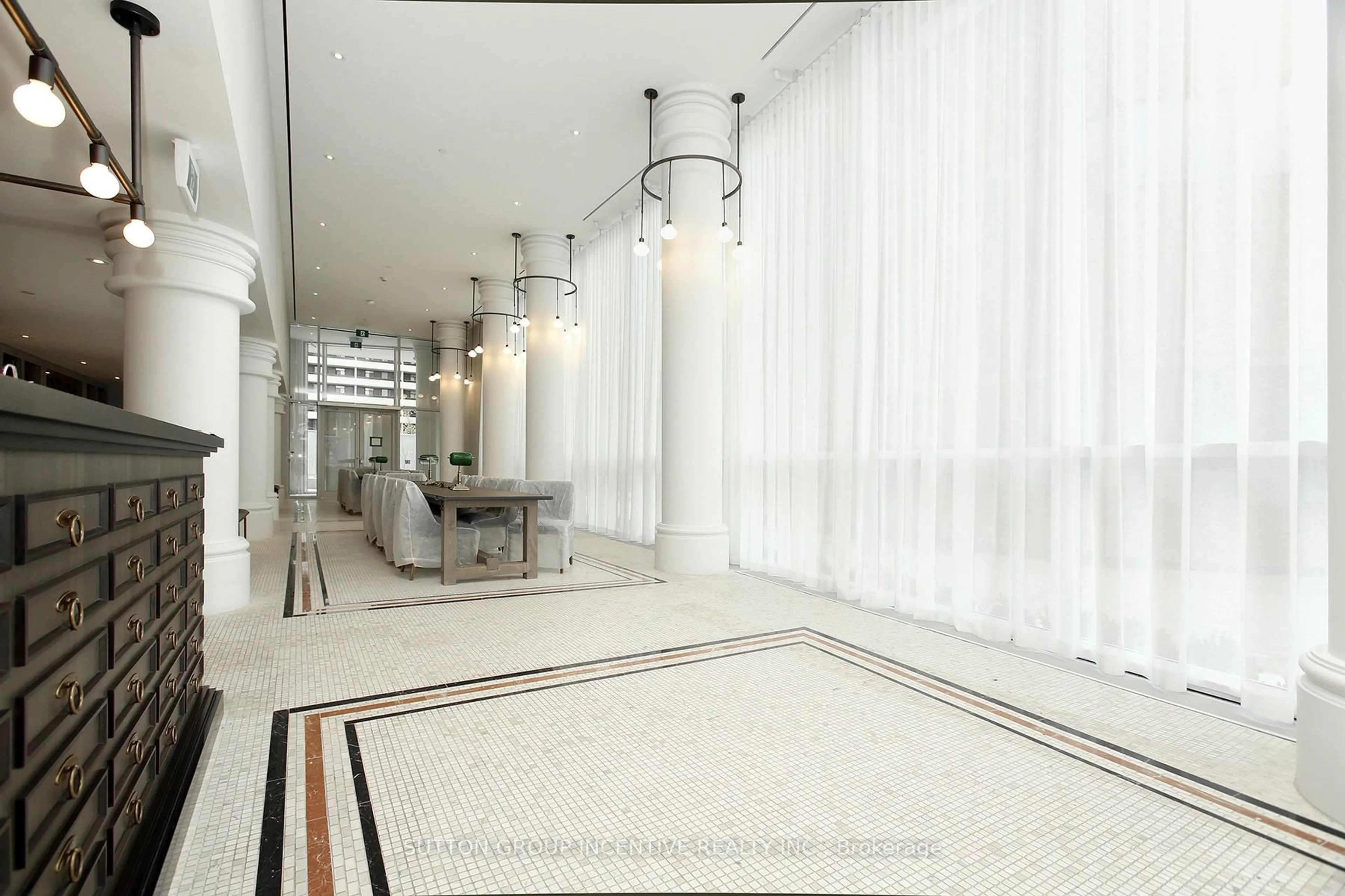 Lobby for 33 Helendale Ave #2207, Toronto Ontario M4S 3H7