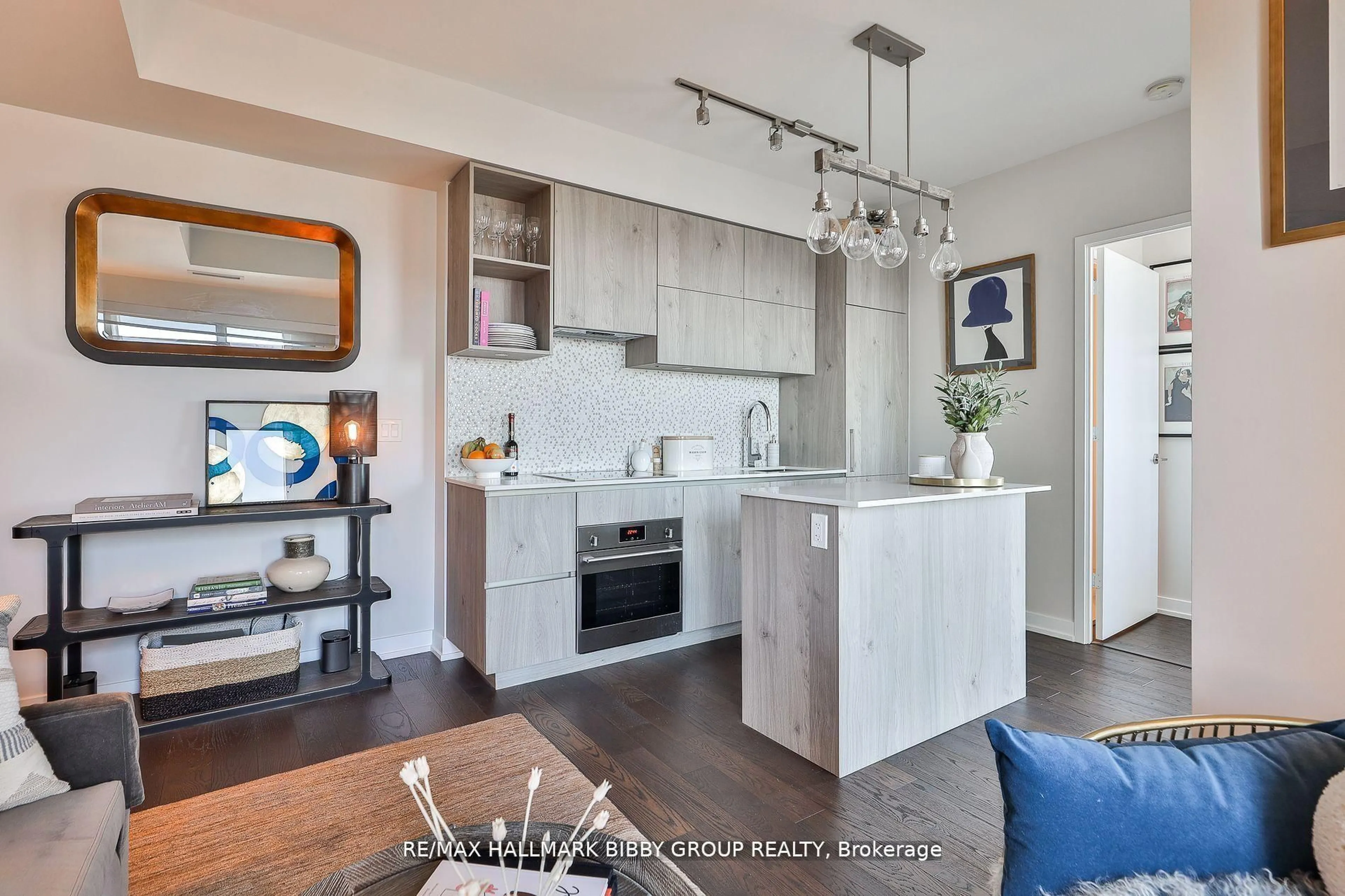 Open concept kitchen, unknown for 1 Yorkville Ave #5008, Toronto Ontario M4W 0B1