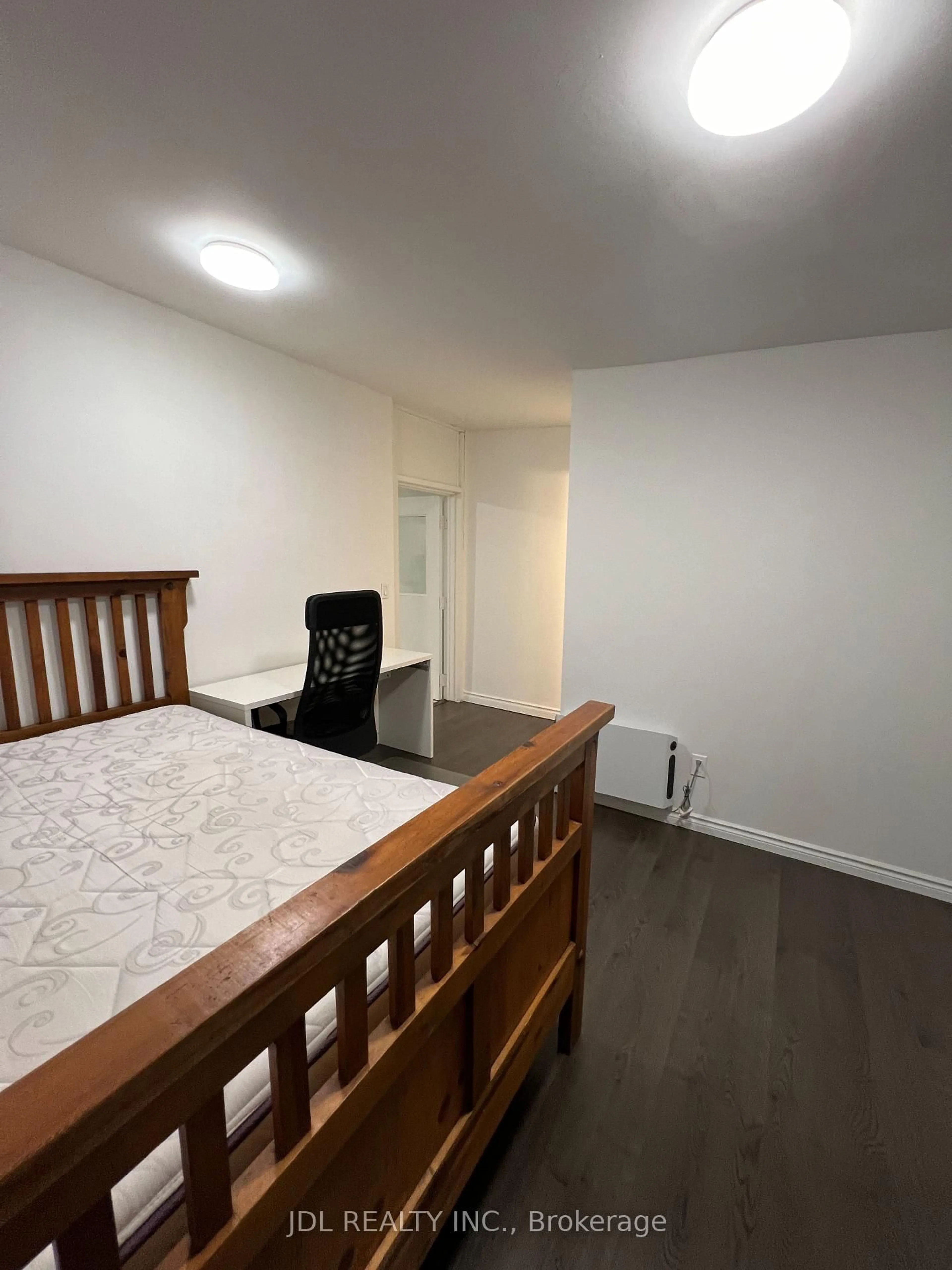 A pic of a room for 44 Sullivan St, Toronto Ontario M5T 1C1