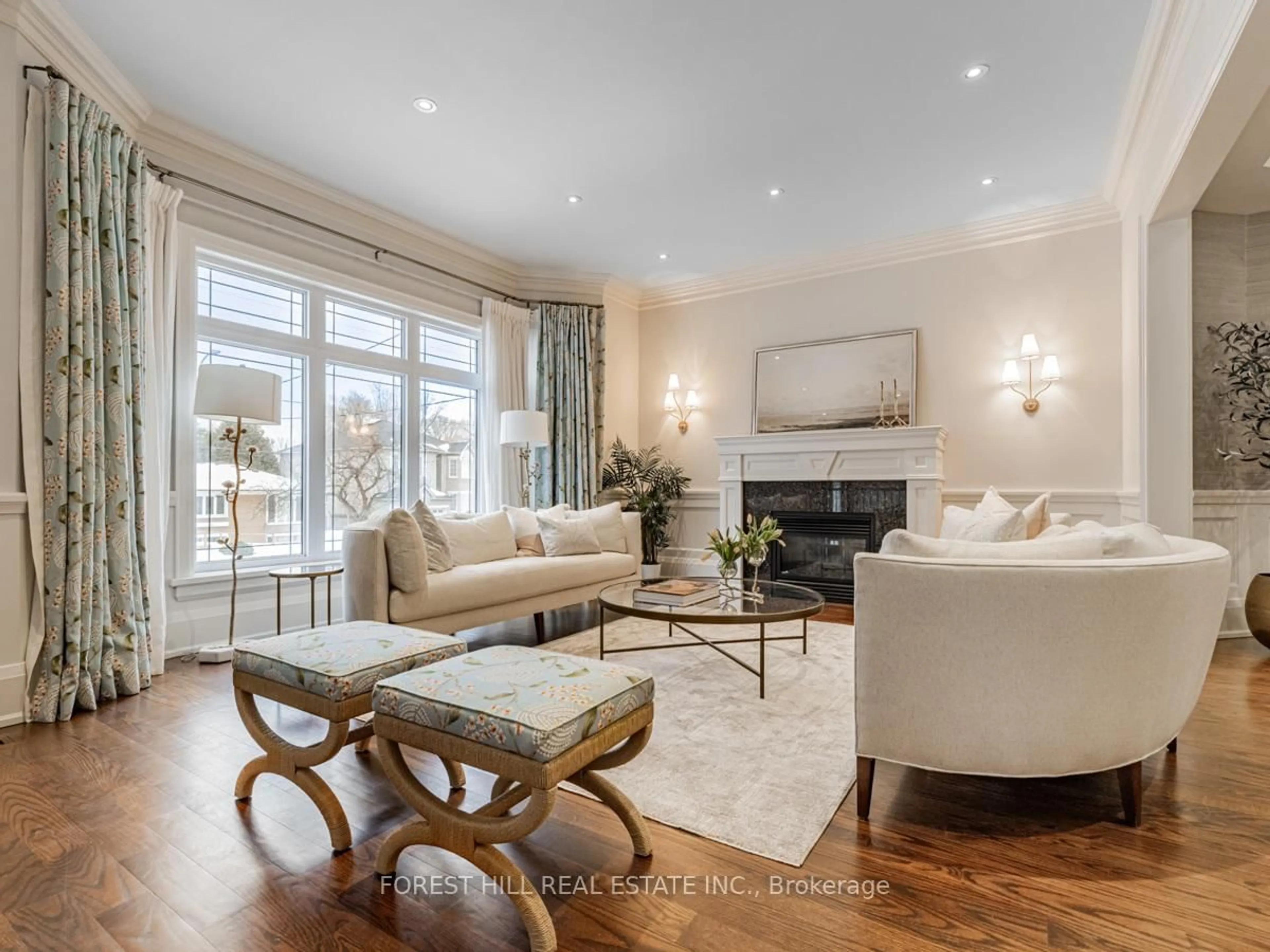 Living room with furniture, unknown for 380 Horsham Ave, Toronto Ontario M2R 1H6