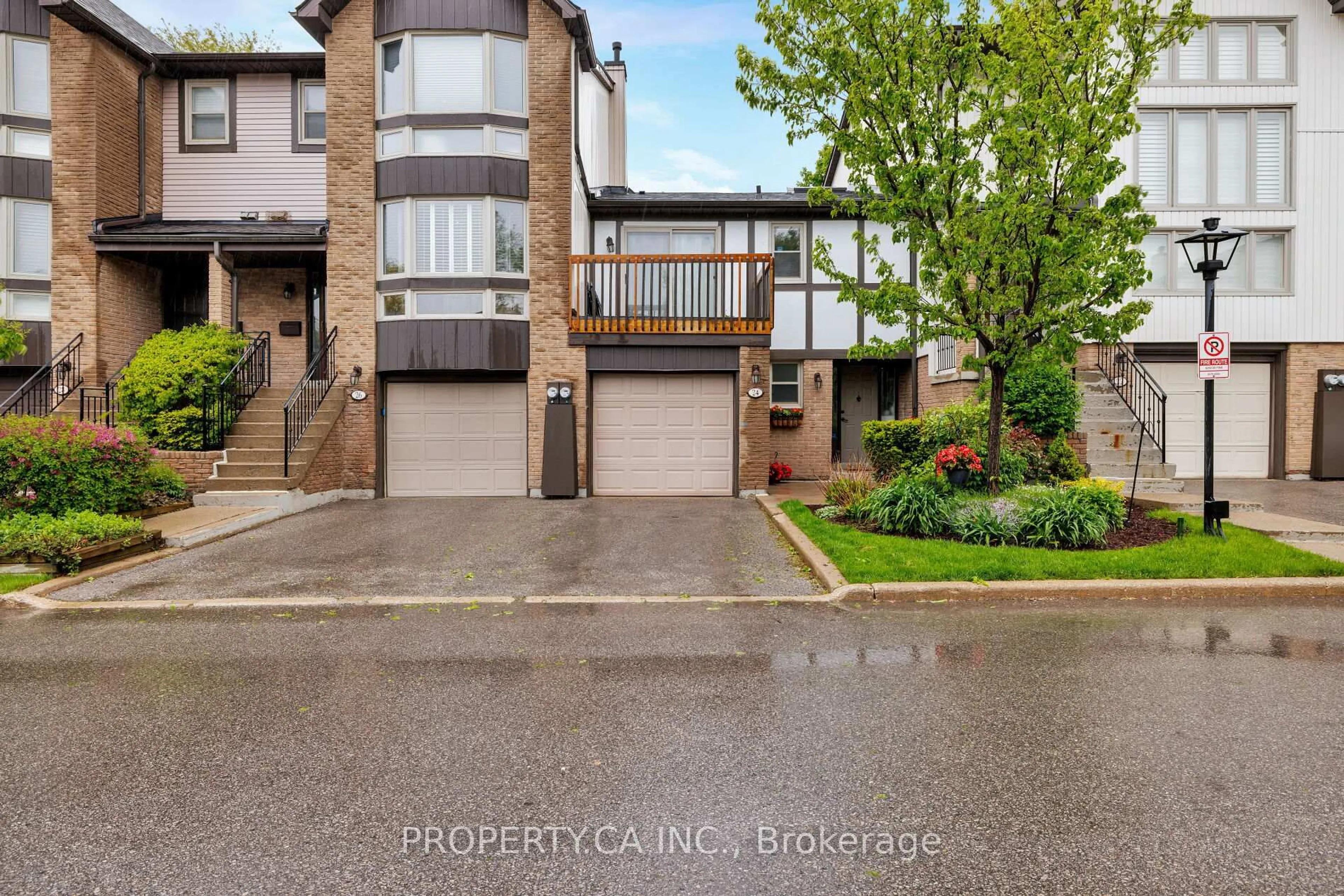 A pic from outside/outdoor area/front of a property/back of a property/a pic from drone, street for 24 English Ivyway Way, Toronto Ontario M2H 3M4
