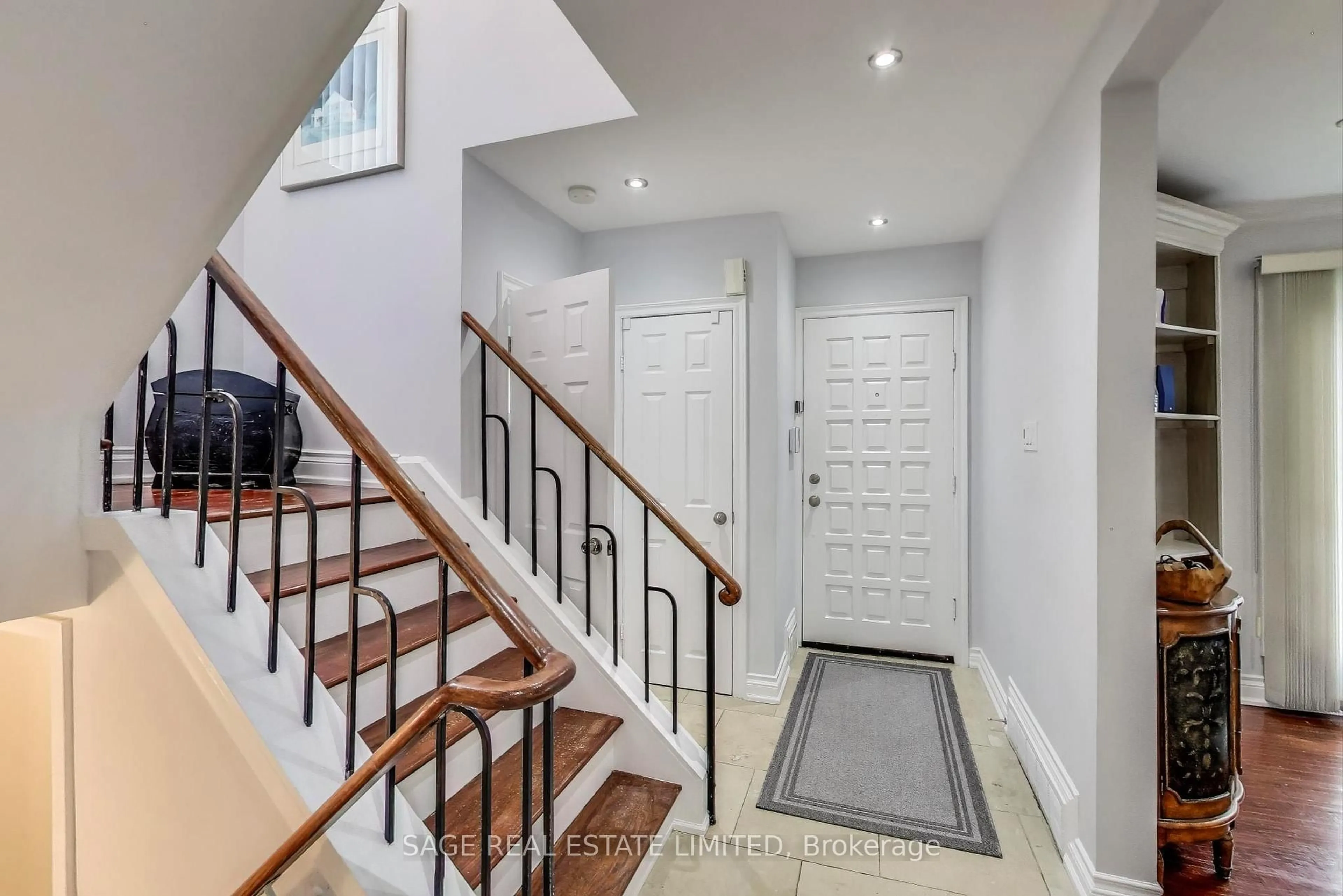 Unknown for 10 Overbrook Pl, Toronto Ontario M3H 4P2