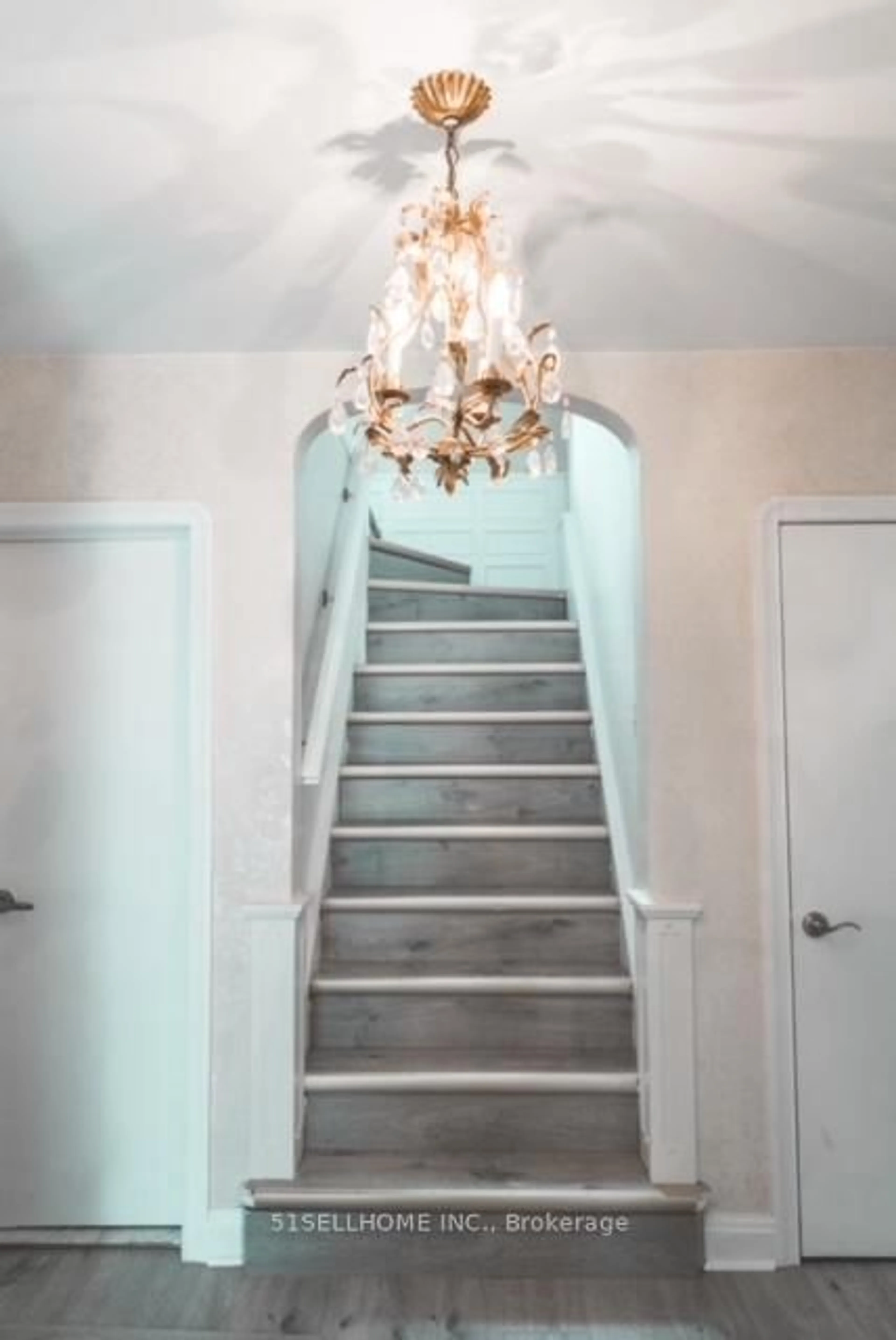 Stairs for 40 Craigmore Cres, Toronto Ontario M2N 2Y4