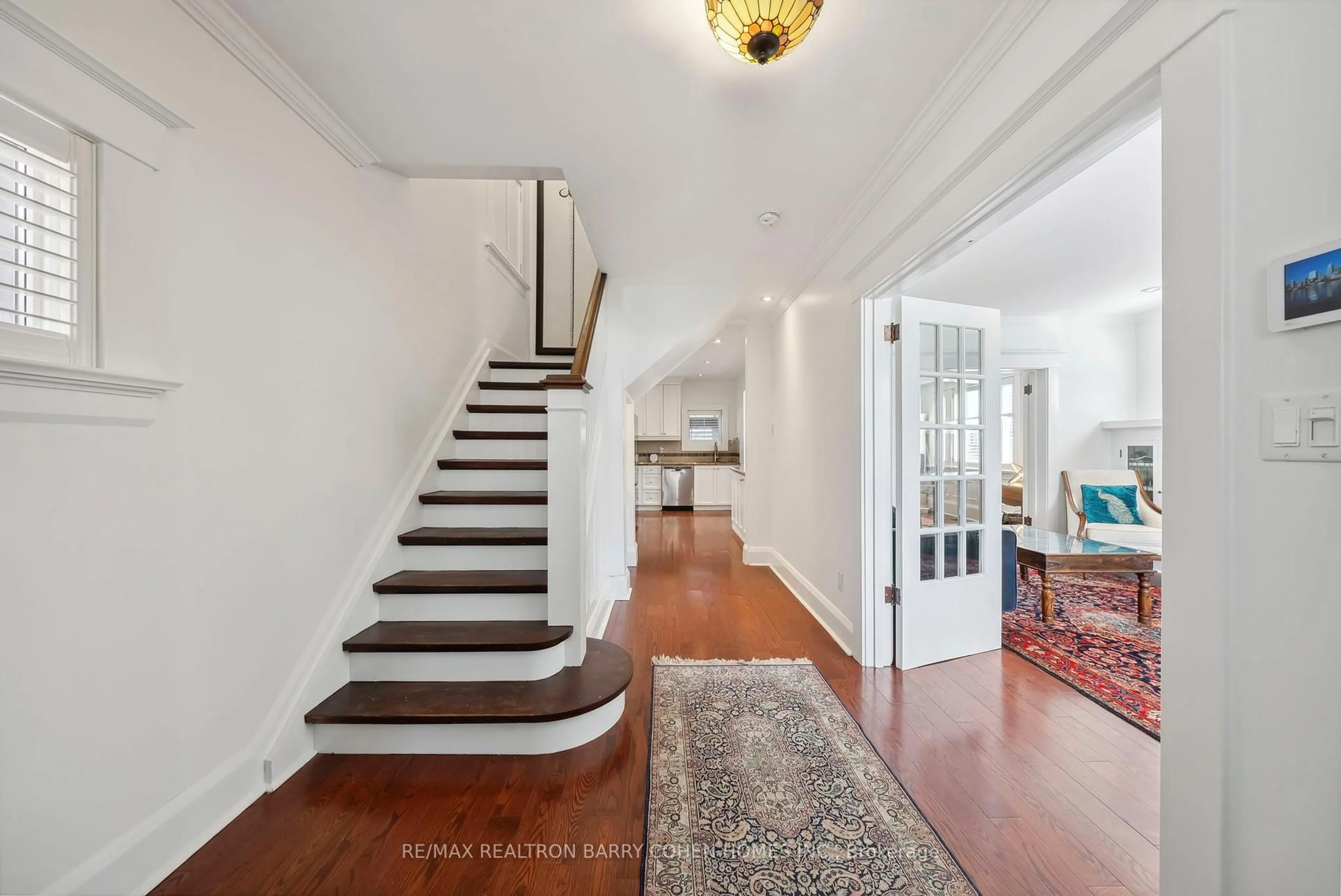 Indoor foyer for 234 Heath St, Toronto Ontario M4T 1S9