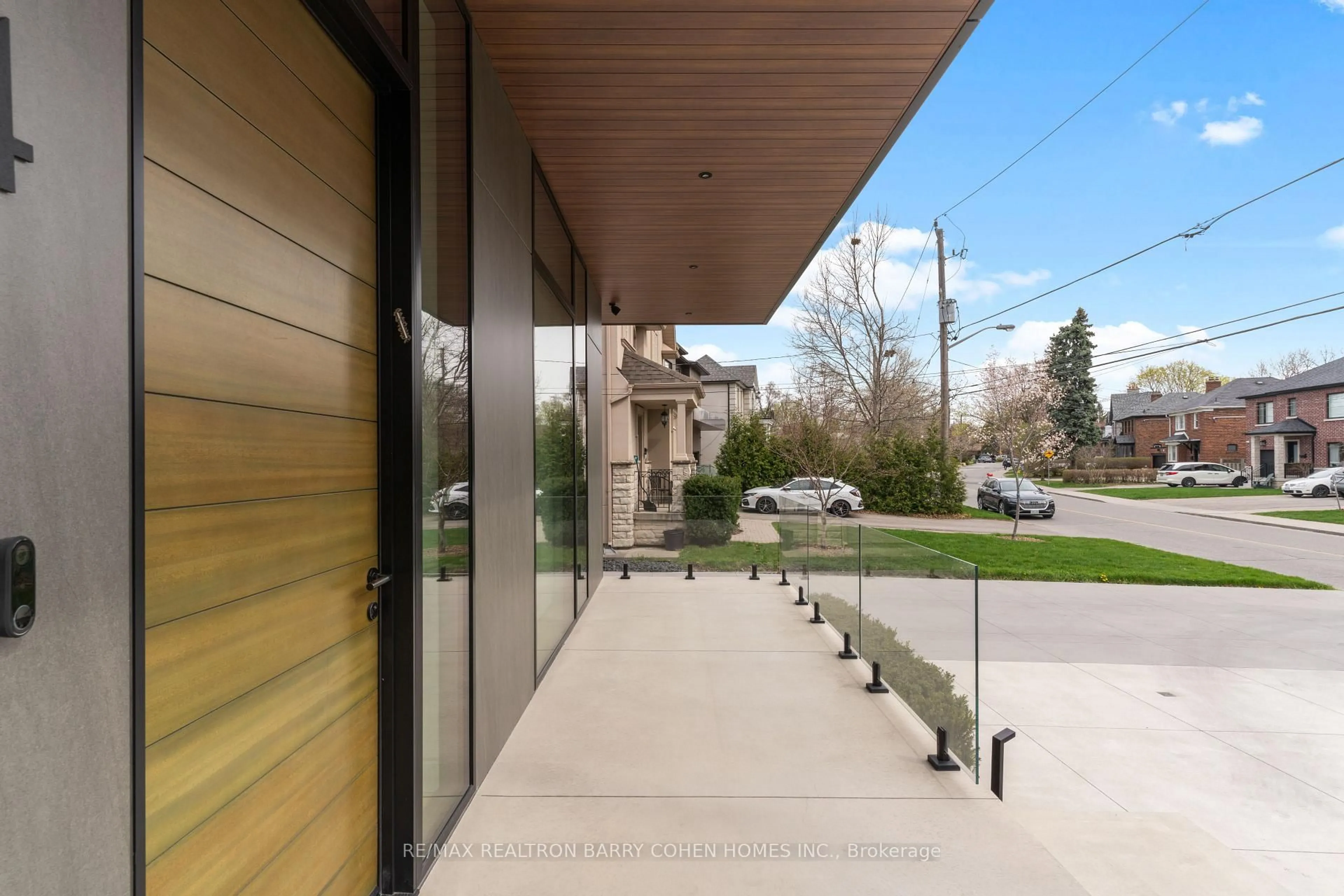 Patio, street for 84 Brookview Dr, Toronto Ontario M6A 2K6