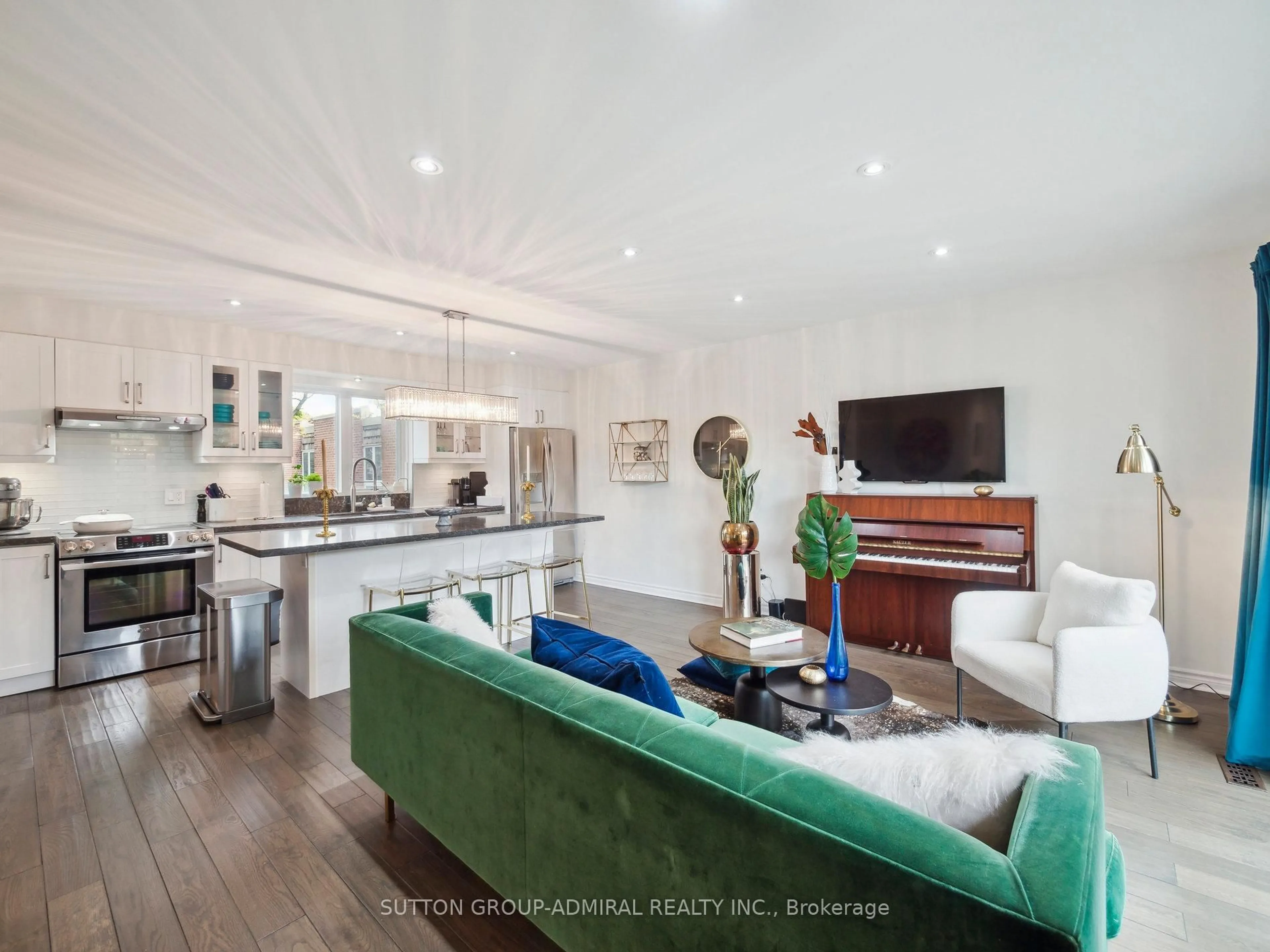 Open concept kitchen, unknown for 24 Anvil Millway N/A, Toronto Ontario M2L 1R1