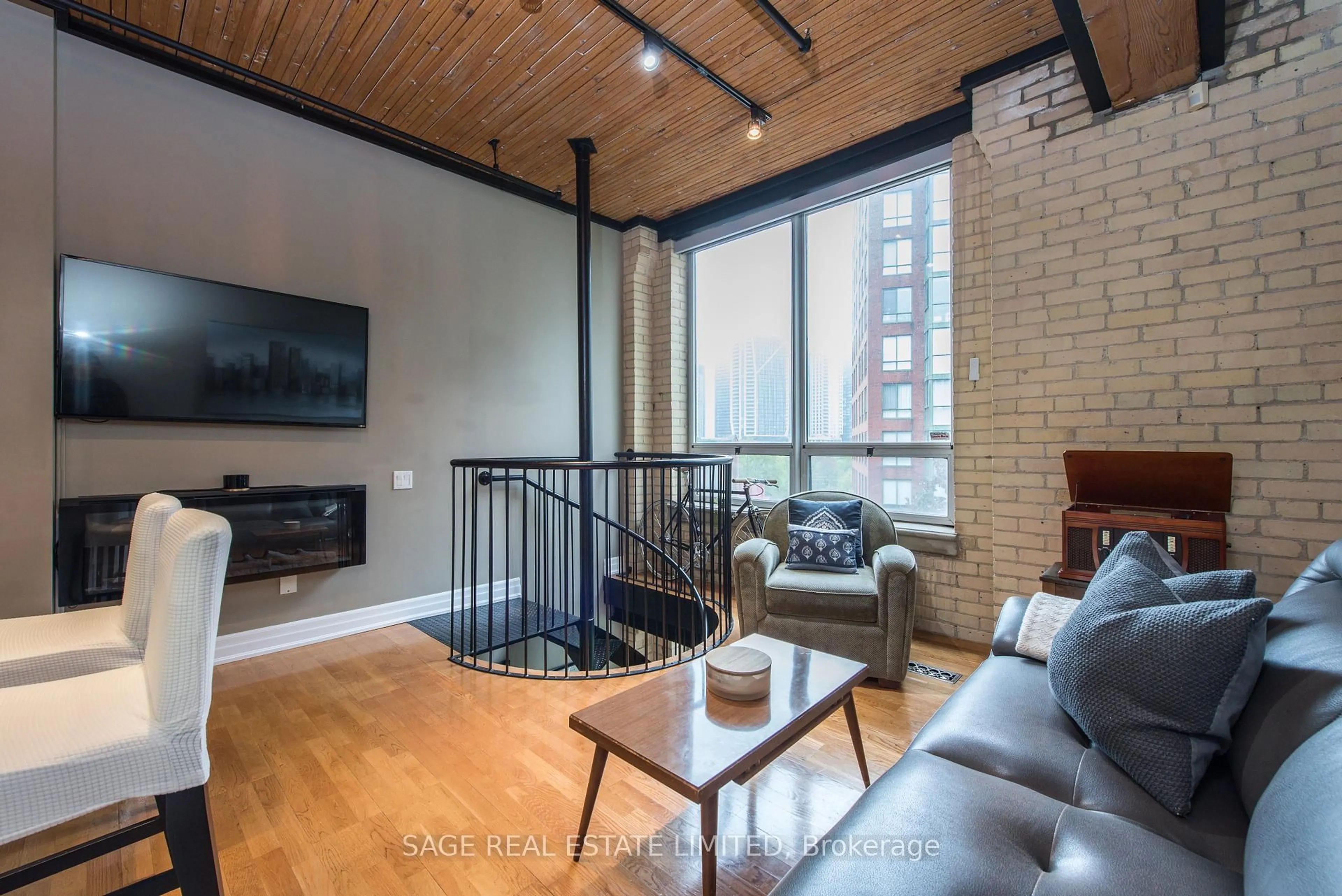 Living room with furniture, unknown for 781 King St #504, Toronto Ontario M5V 1N4