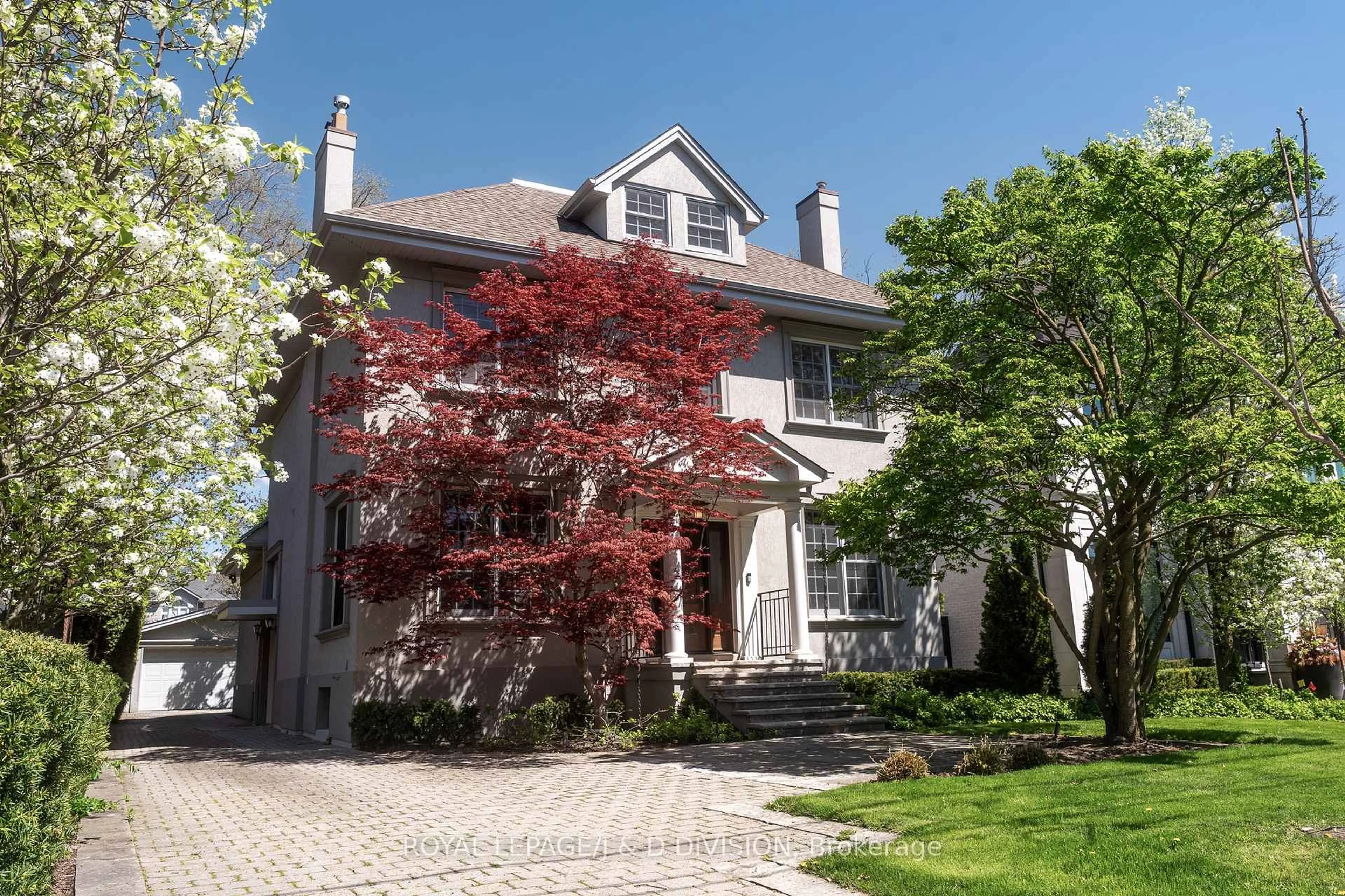 Home with brick exterior material, street for 118 Strathallan Blvd, Toronto Ontario M5N 1S7