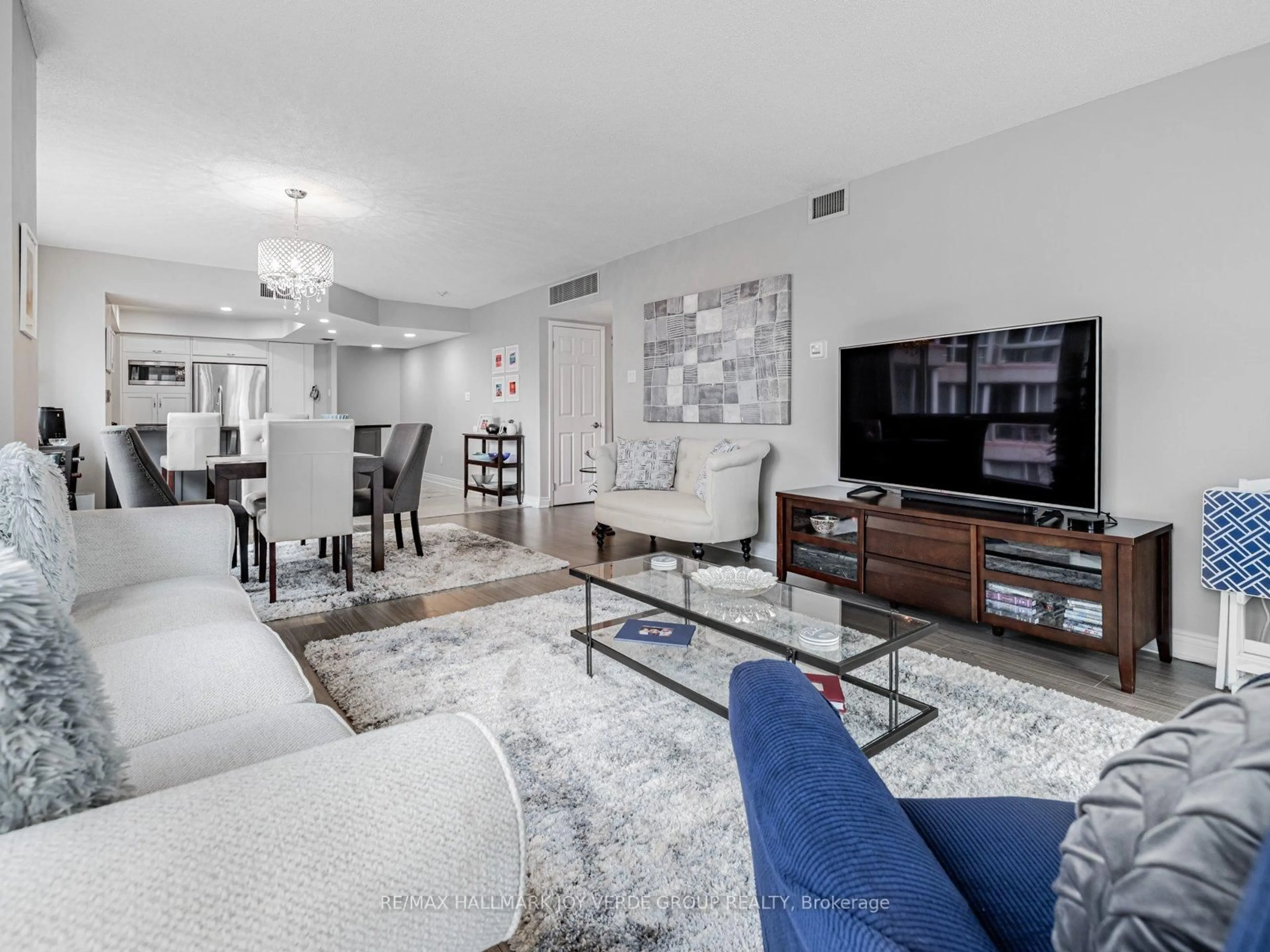 Living room with furniture, unknown for 7 Broadway Ave #302, Toronto Ontario M4P 3C5