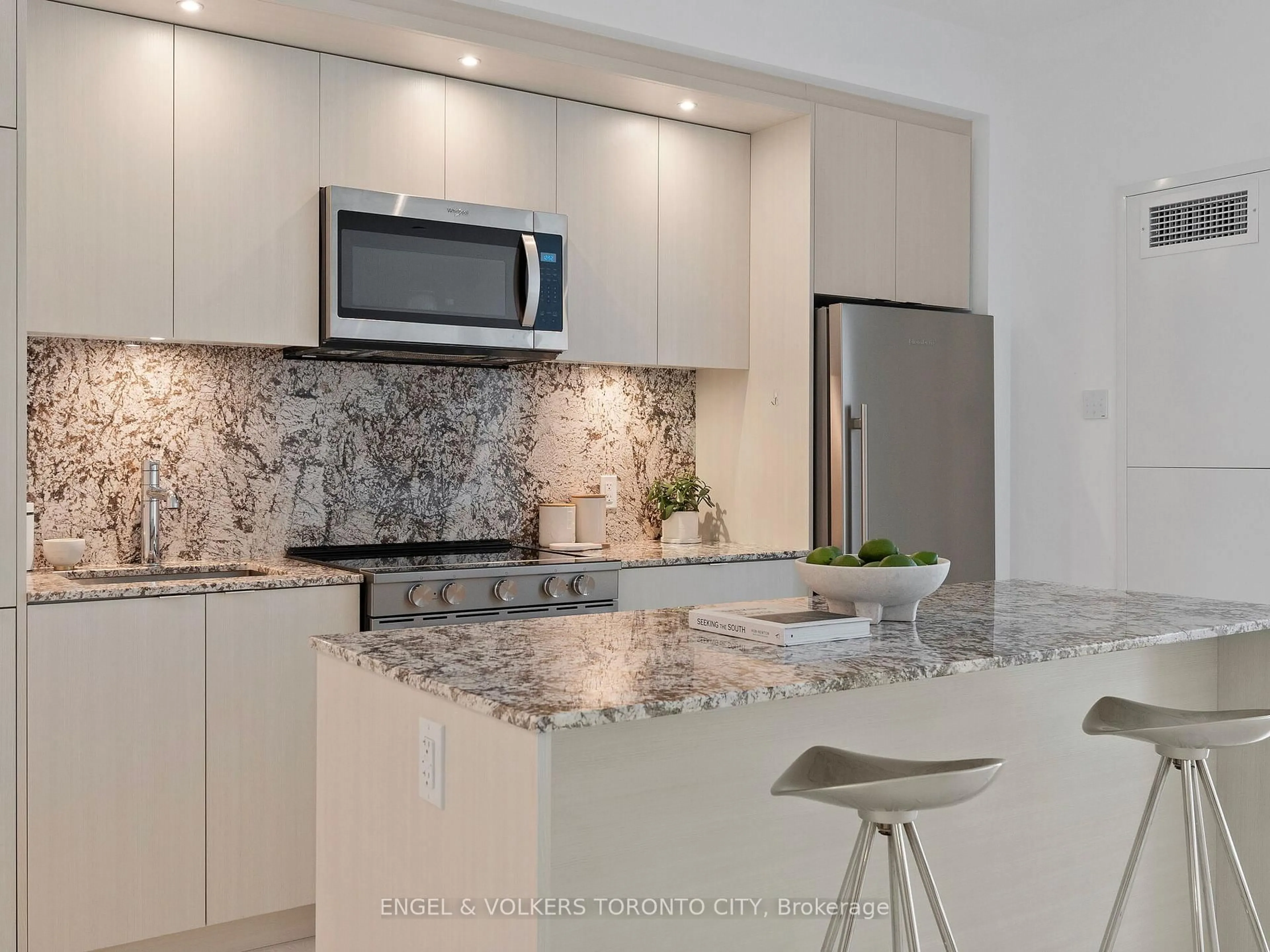 Contemporary kitchen, ceramic/tile floor for 30 Inn On The Park Dr #221, Toronto Ontario M3C 0P7
