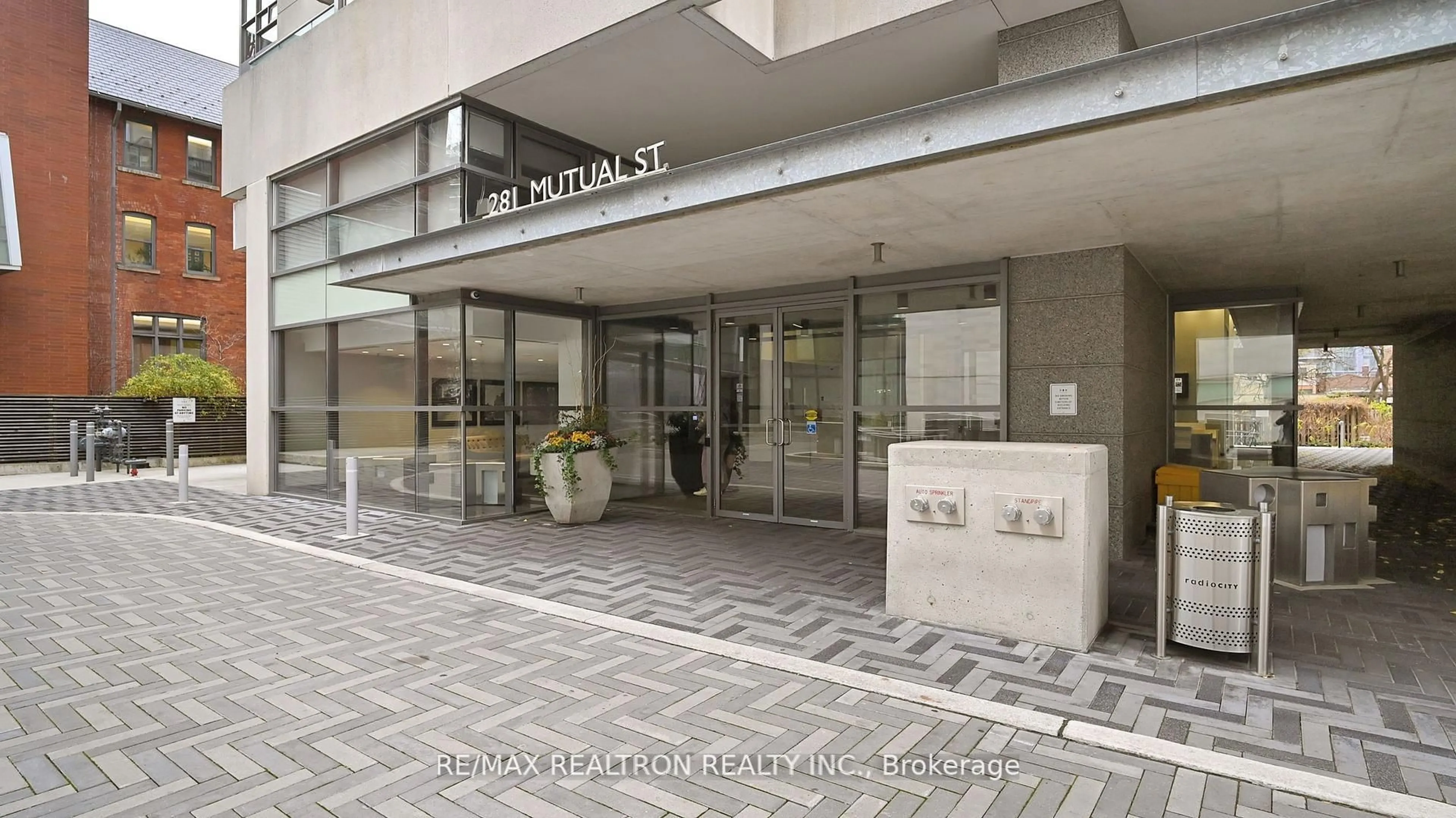 Lobby for 281 Mutual St #1506, Toronto Ontario M4Y 3C4