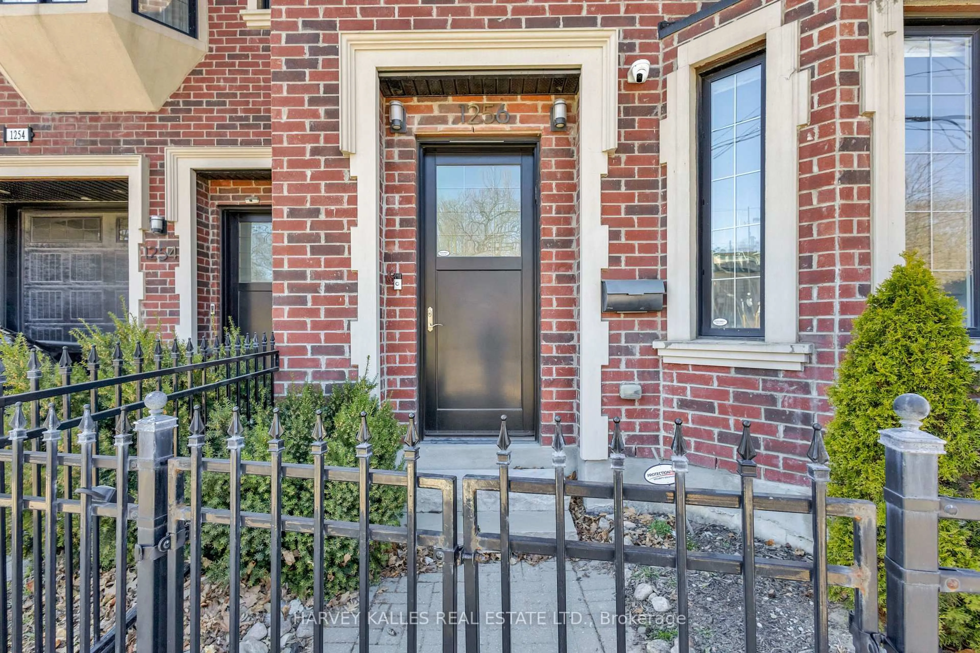 Home with brick exterior material, street for 1256 Avenue Rd, Toronto Ontario M5N 2G7