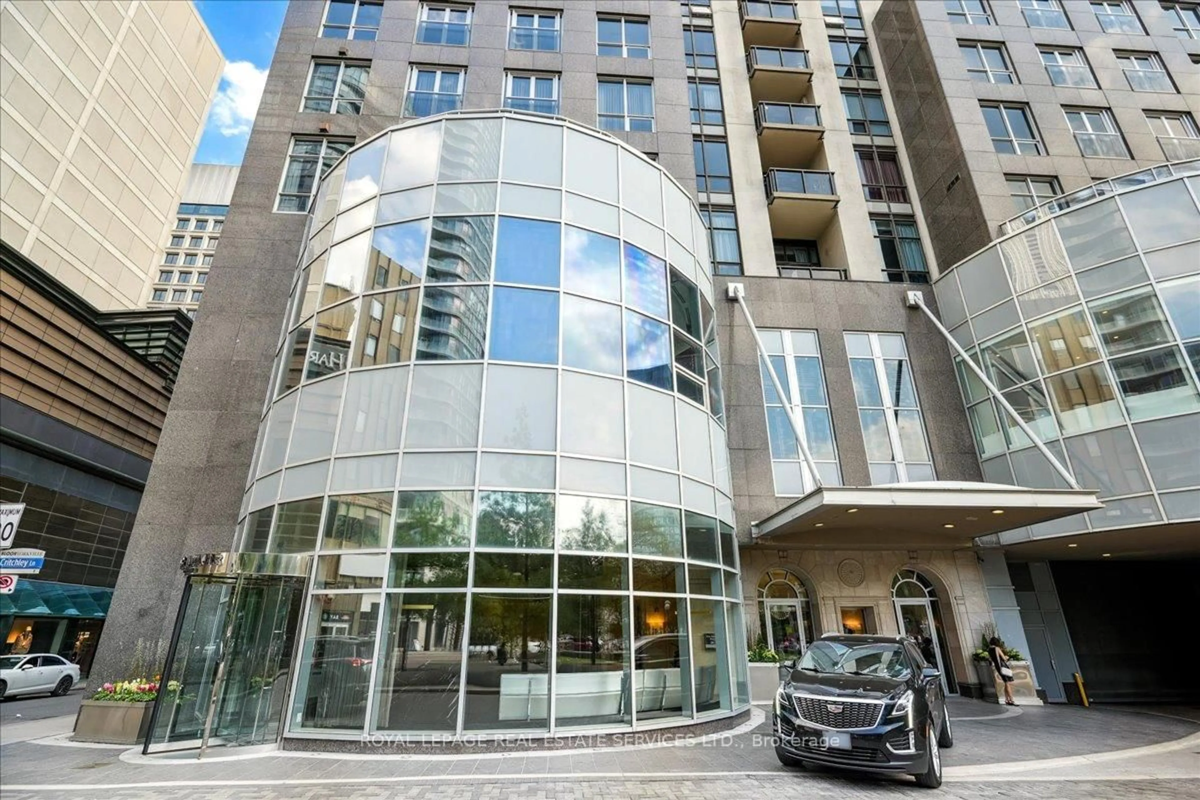 Indoor foyer for 10 Bellair St #804, Toronto Ontario M5R 3T8