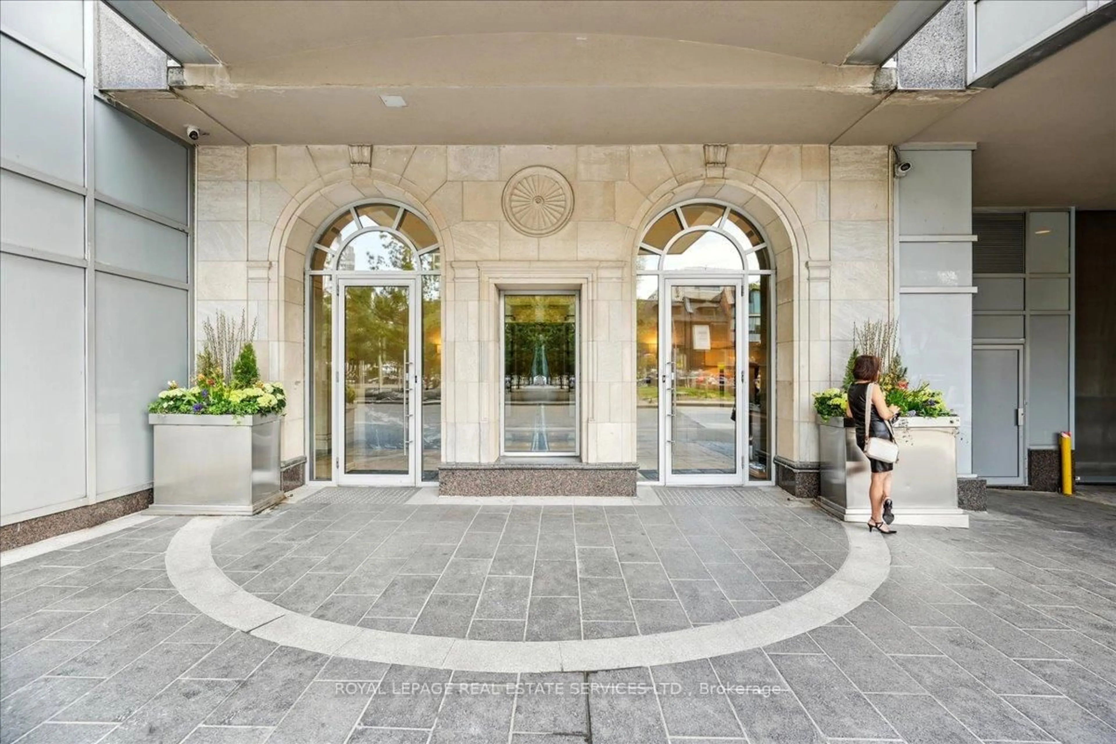Lobby for 10 Bellair St #804, Toronto Ontario M5R 3T8