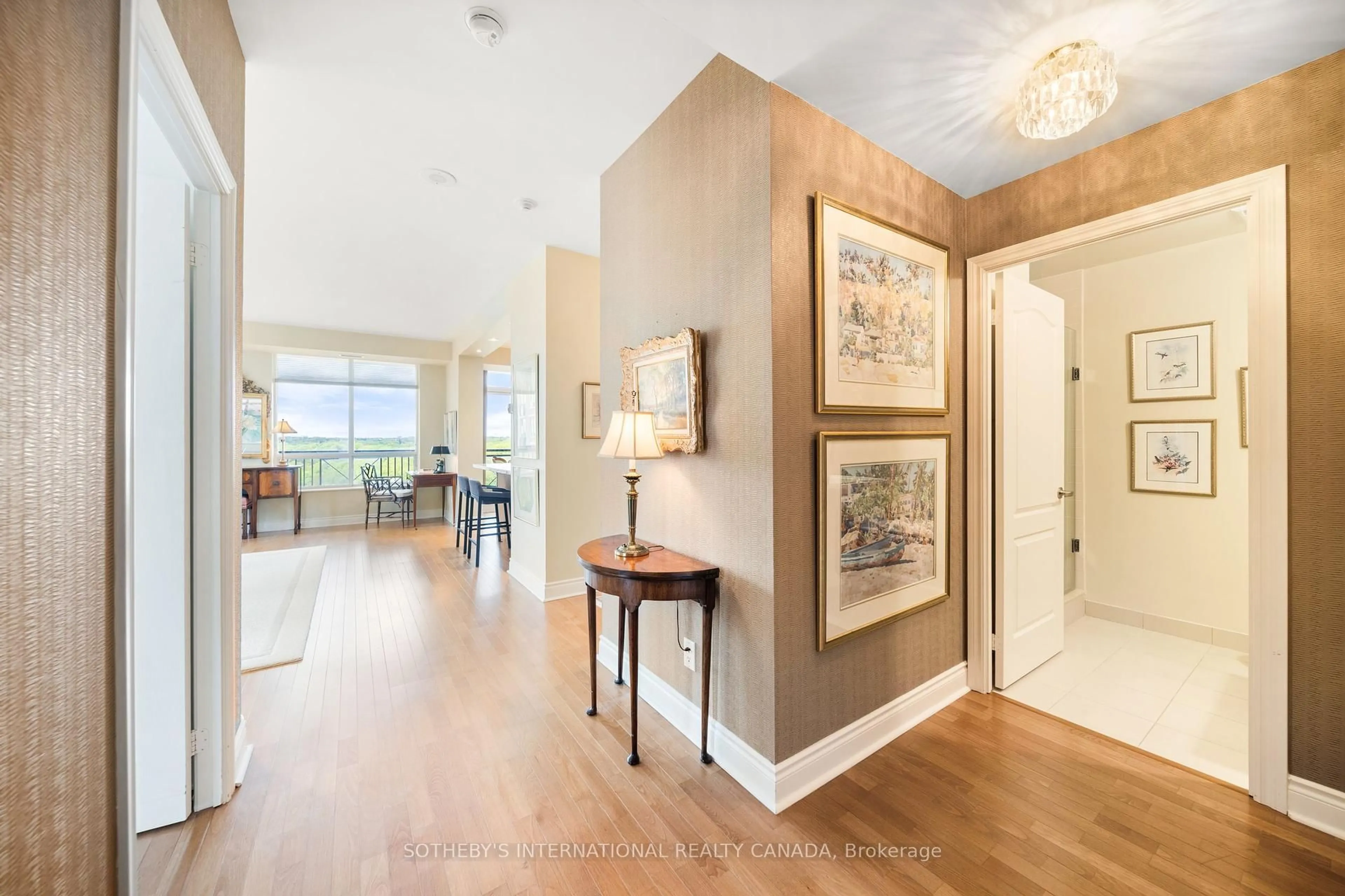 Indoor entryway for 1105 Leslie St #903, Toronto Ontario M3C 4G9