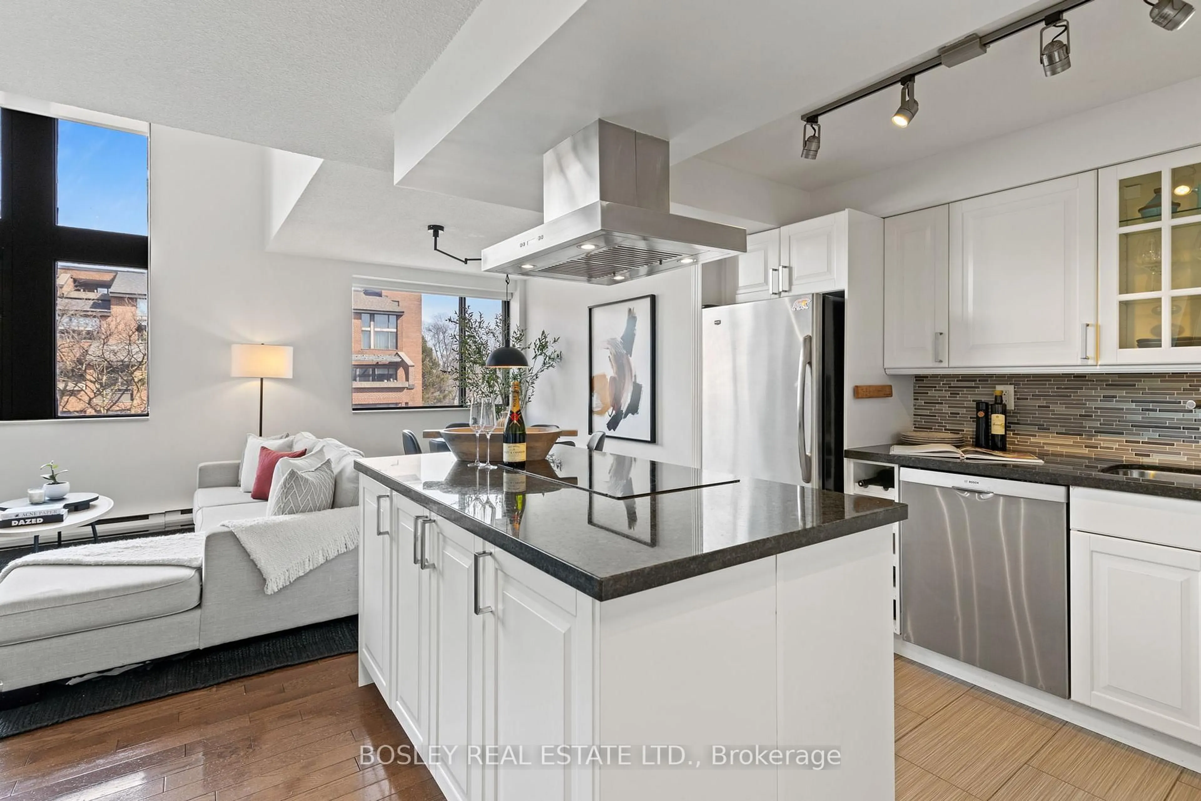 Open concept kitchen, ceramic/tile floor for 1555 Avenue Rd #A504, Toronto Ontario M5M 4M2