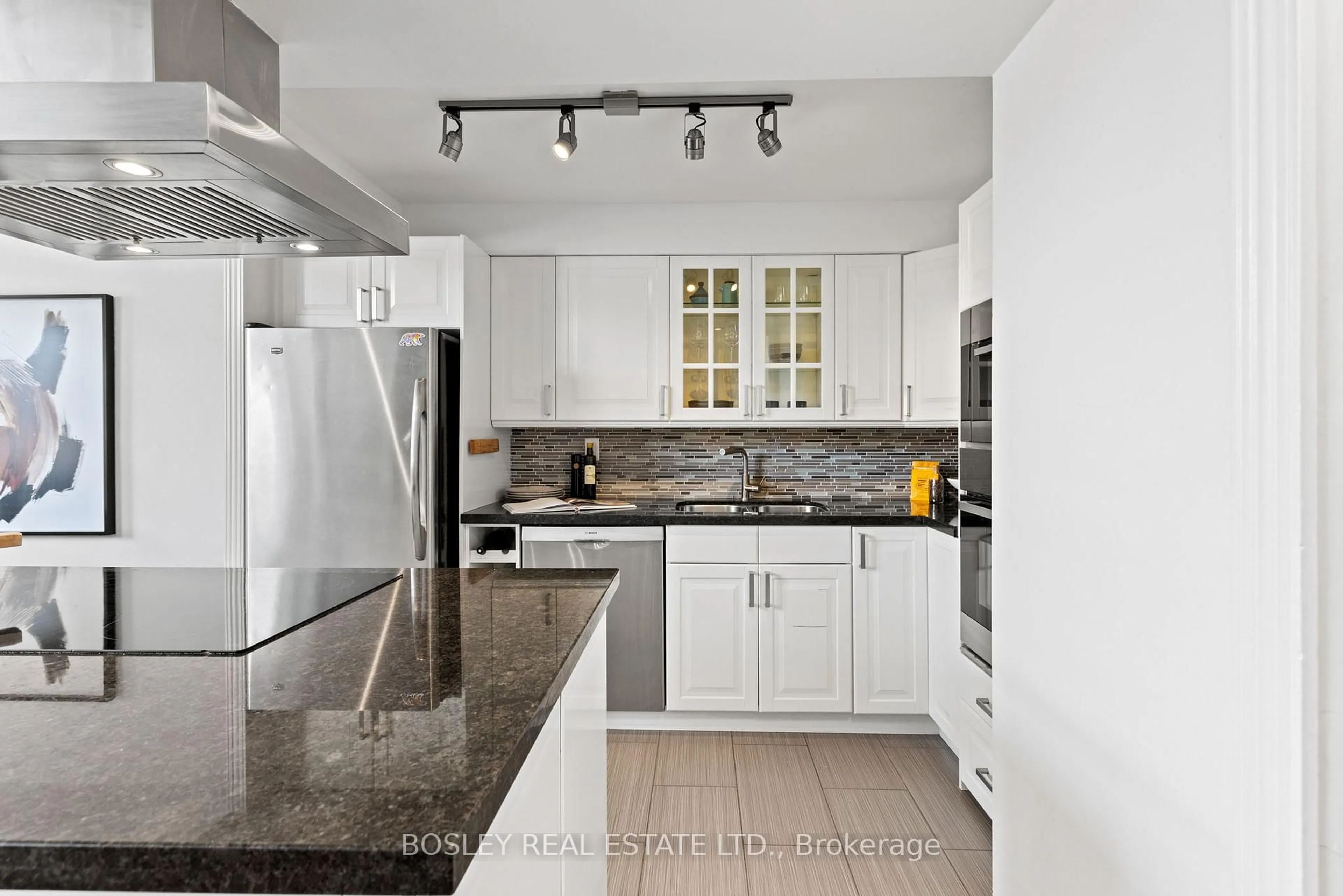 Contemporary kitchen, ceramic/tile floor for 1555 Avenue Rd #A504, Toronto Ontario M5M 4M2