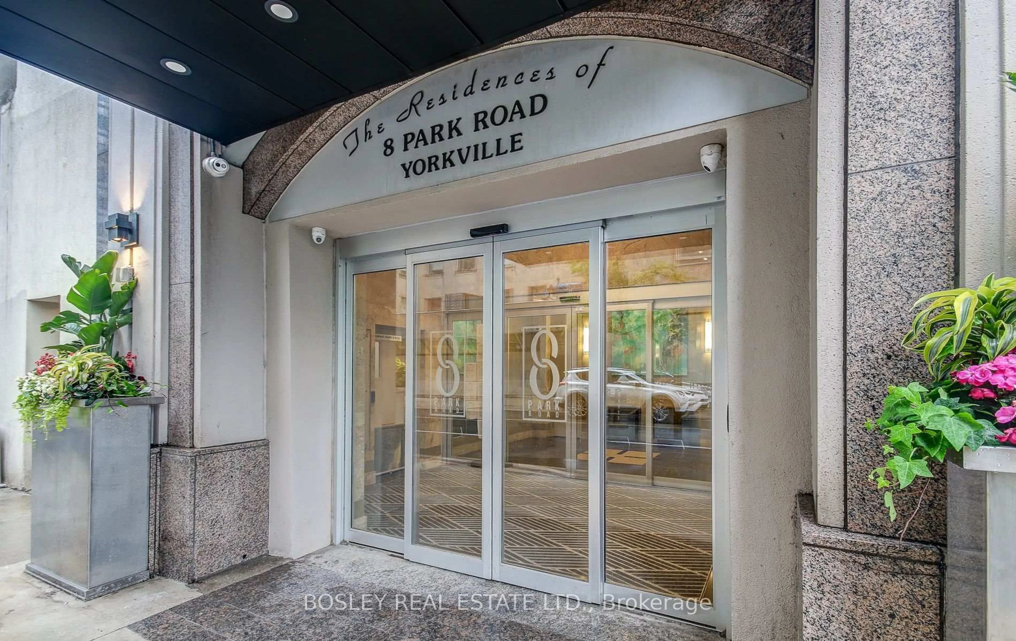 Indoor foyer for 8 Park Rd #2010, Toronto Ontario M4W 3S5