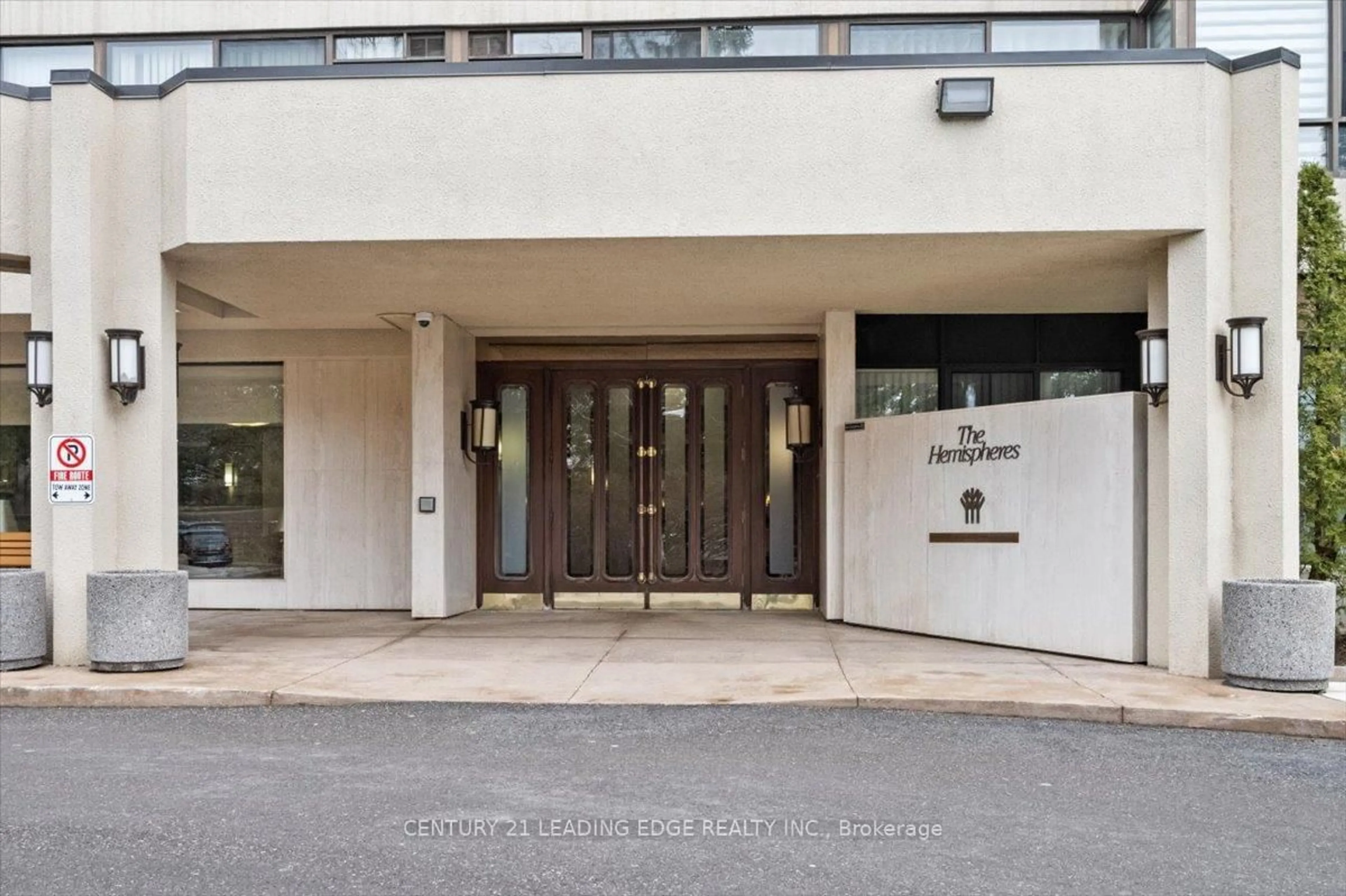 Indoor foyer for 131 TORRESDALE Ave #1808, Toronto Ontario M2R 3T1