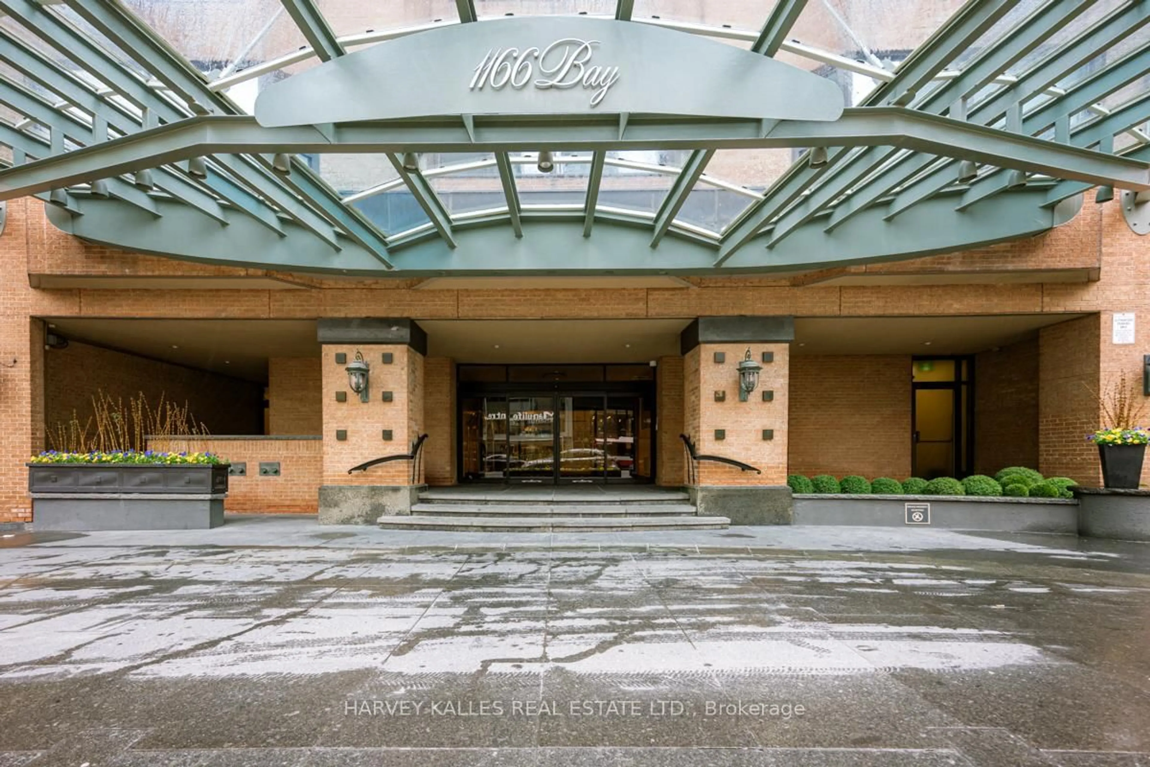 Lobby for 1166 Bay St #2103, Toronto Ontario M5S 2X8