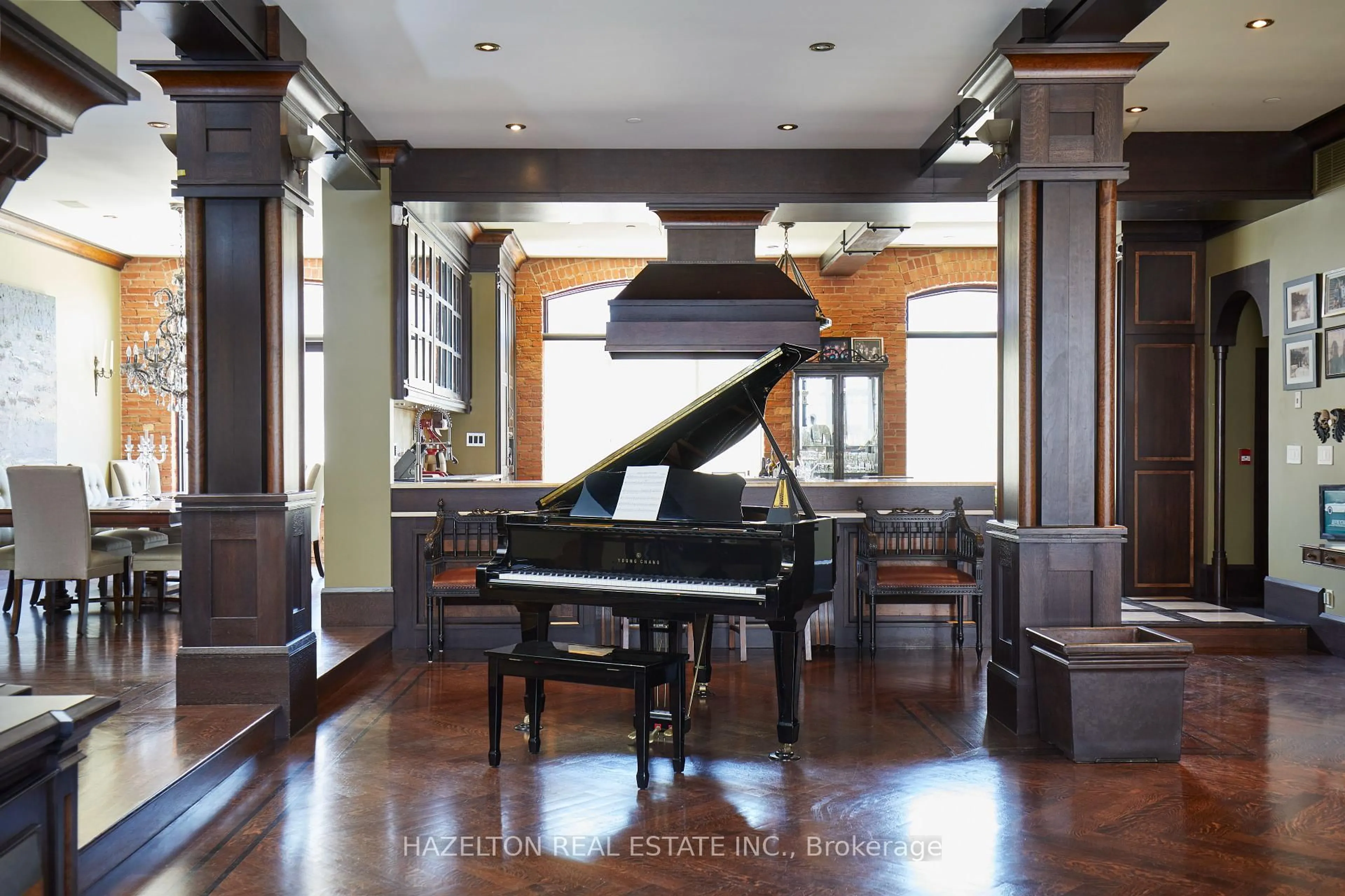 Indoor foyer for 468 Wellington St #501, Toronto Ontario M5V 1E3