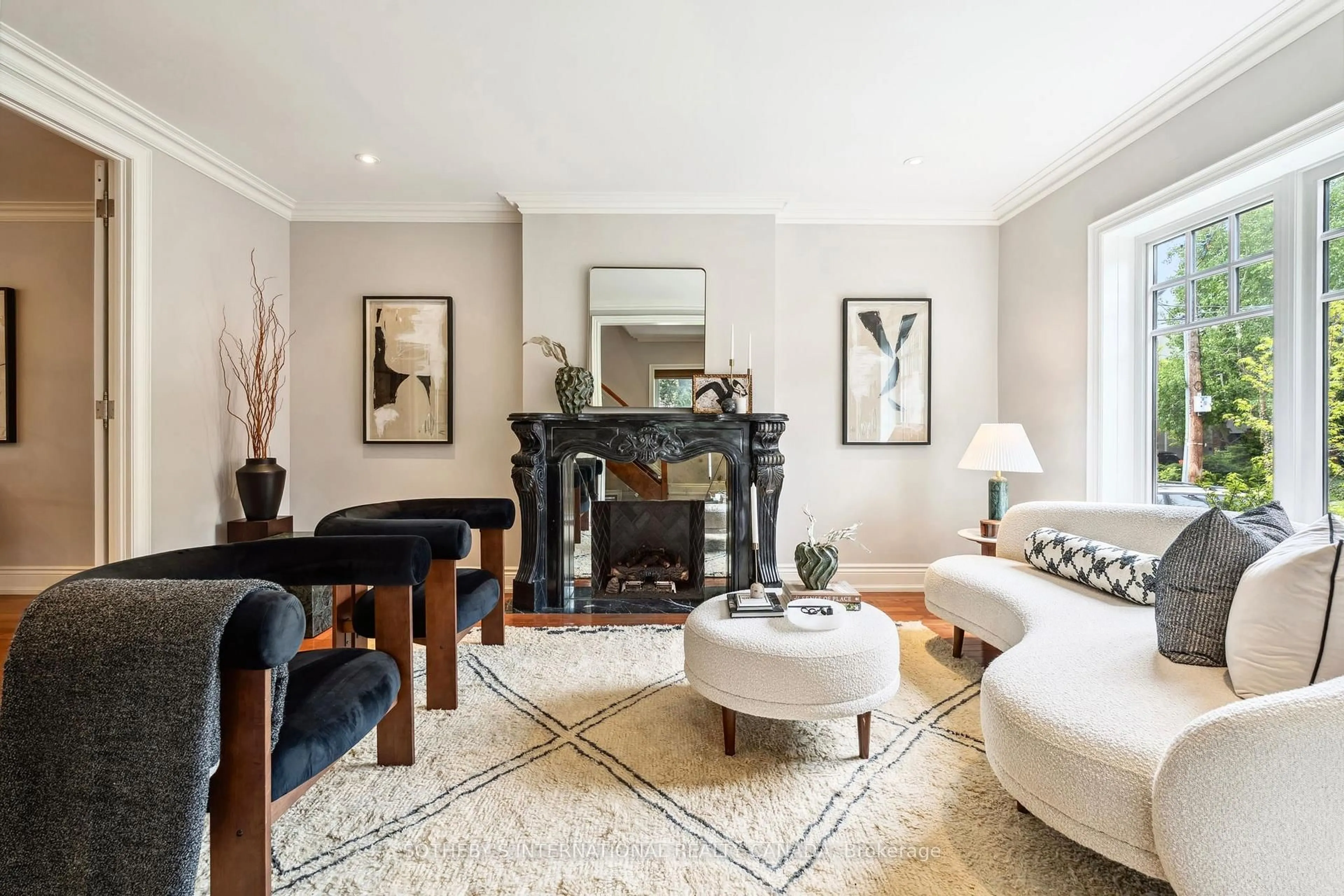 Living room with furniture, unknown for 89 Bernard Ave, Toronto Ontario M5R 1R8