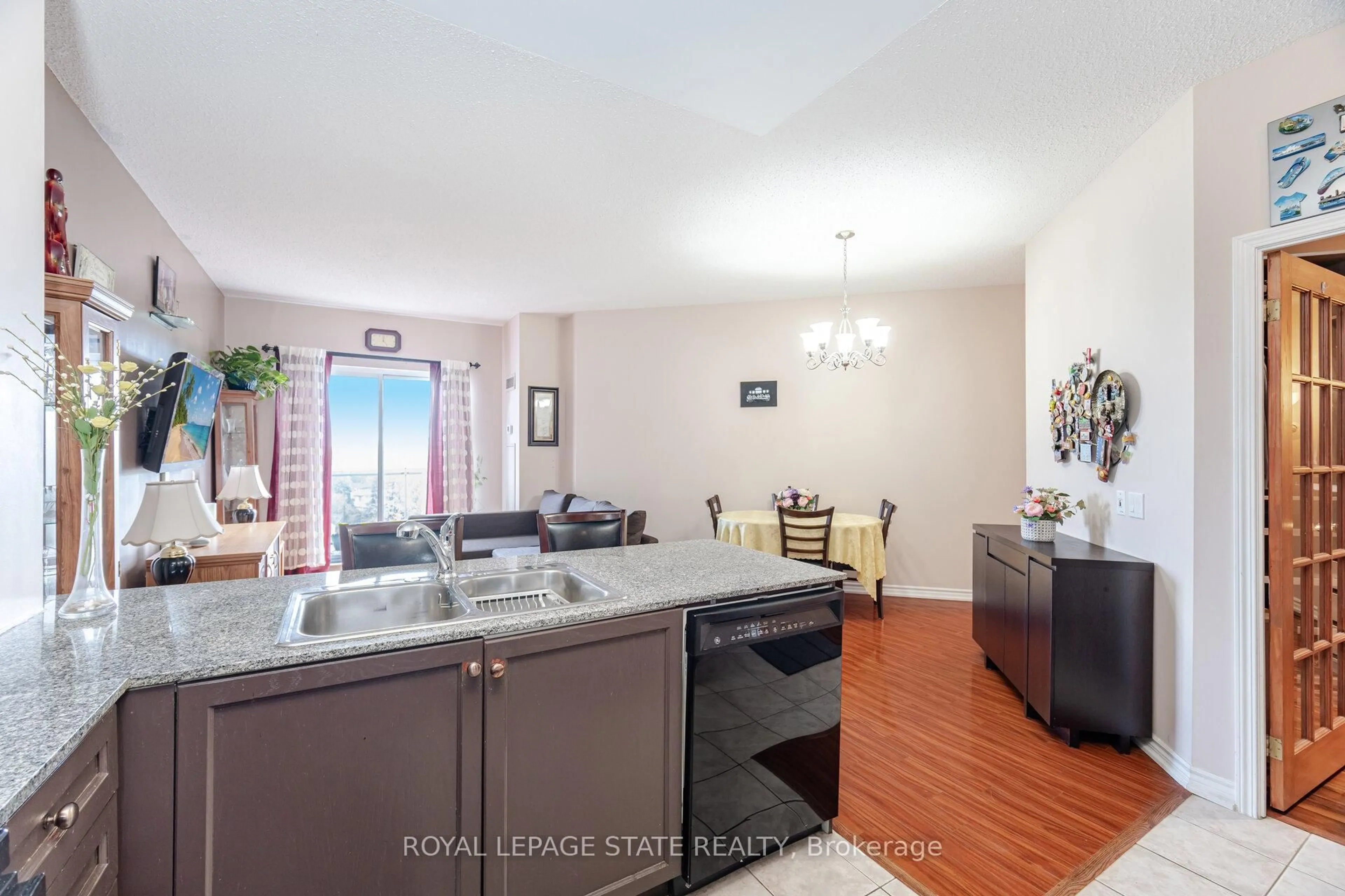 Open concept kitchen, unknown for 1730 Eglinton Ave #PH3, Toronto Ontario M4A 2X9