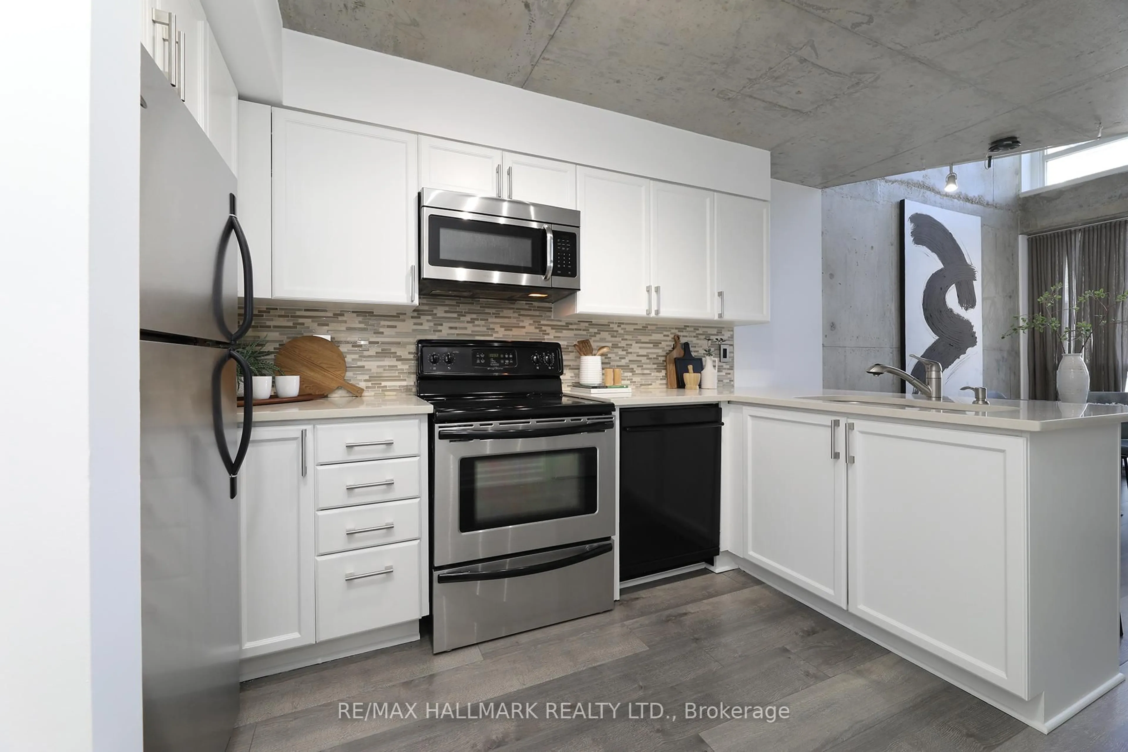 Unknown for 1029 King St #818, Toronto Ontario M6K 3M9