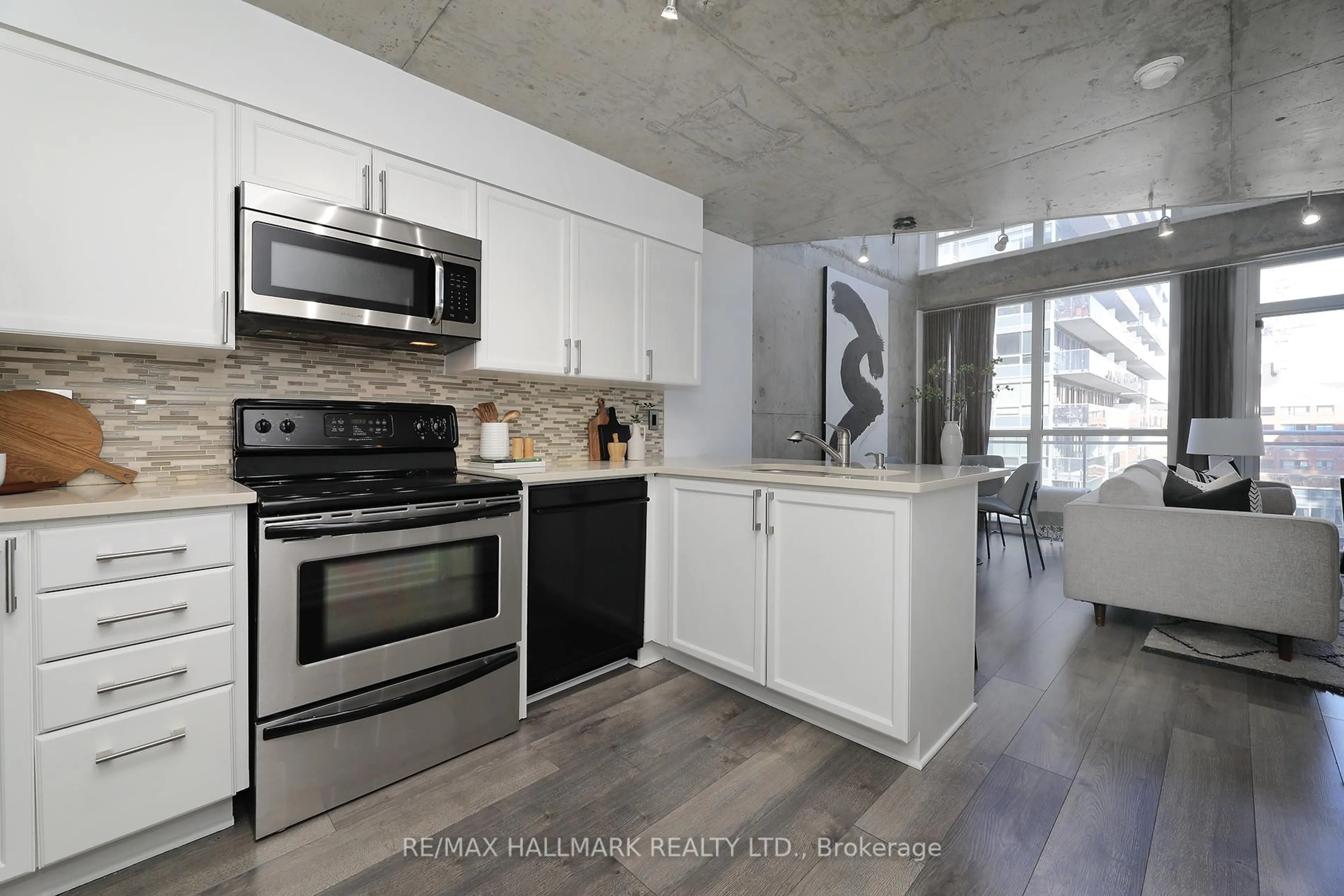 Open concept kitchen, unknown for 1029 King St #818, Toronto Ontario M6K 3M9