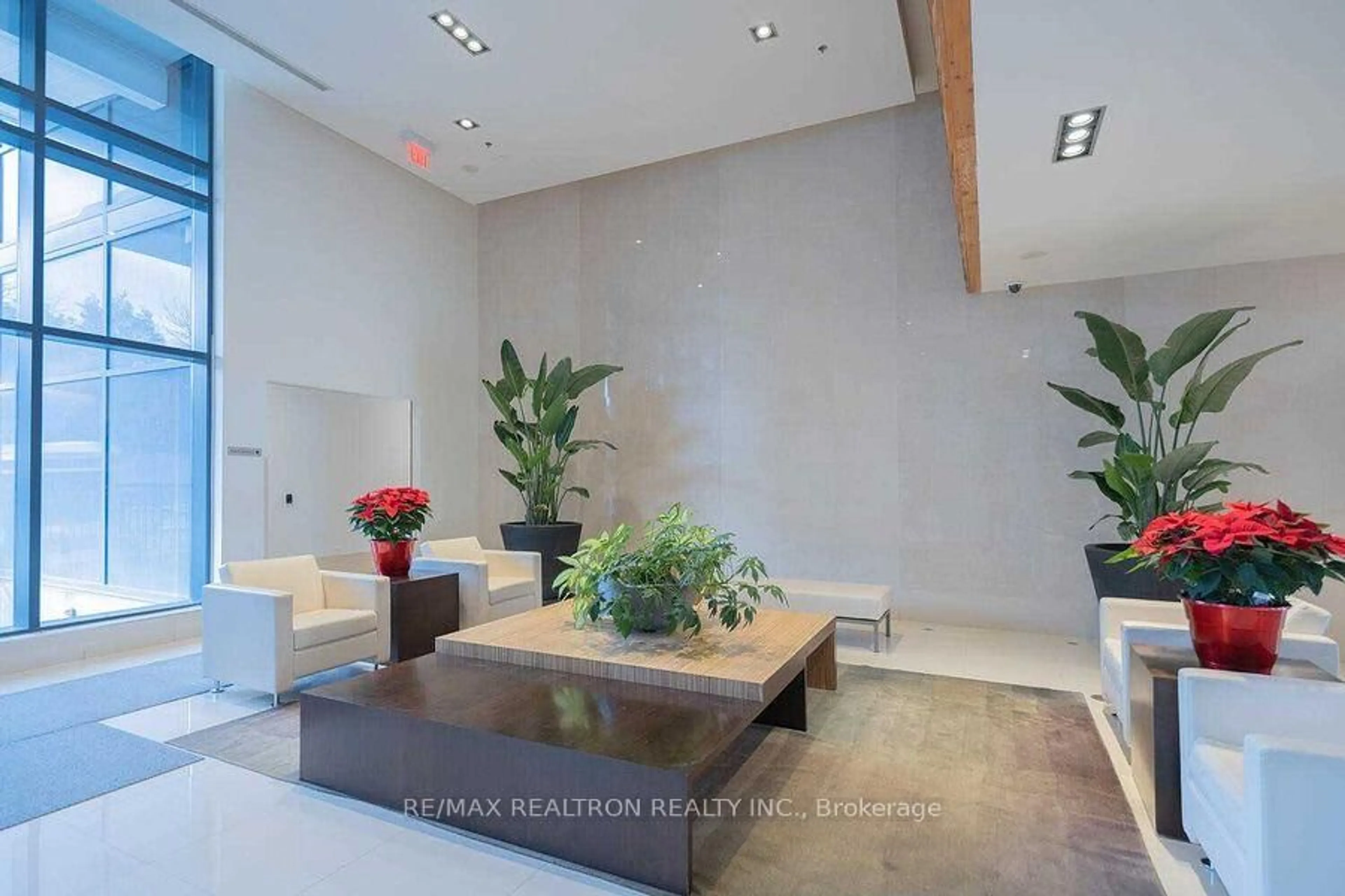 Indoor foyer for 2885 Bayview Ave #1319, Toronto Ontario M2K 0A3