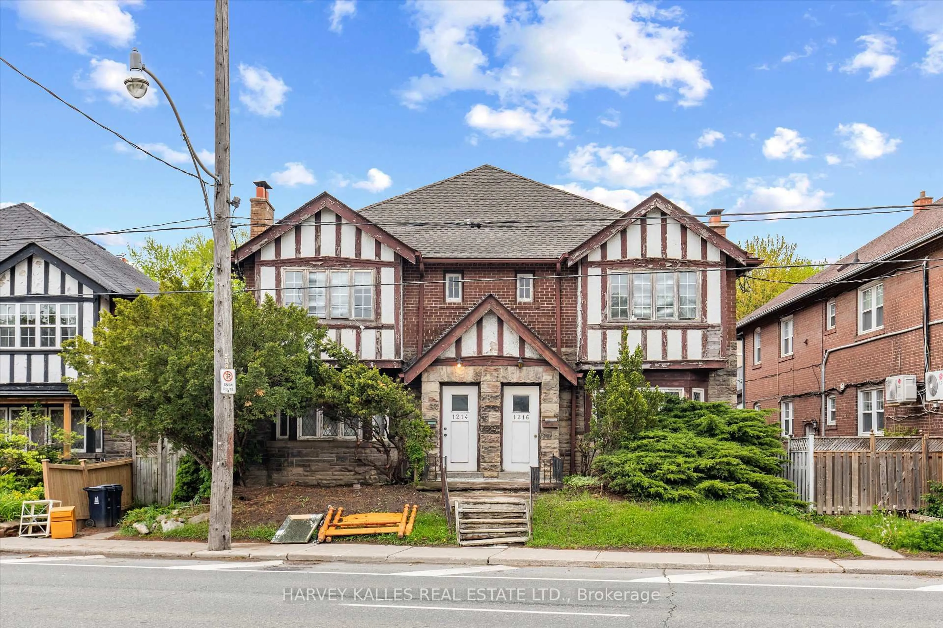 Home with brick exterior material, street for 1214 & 1216 Avenue Rd, Toronto Ontario M5N 2G4