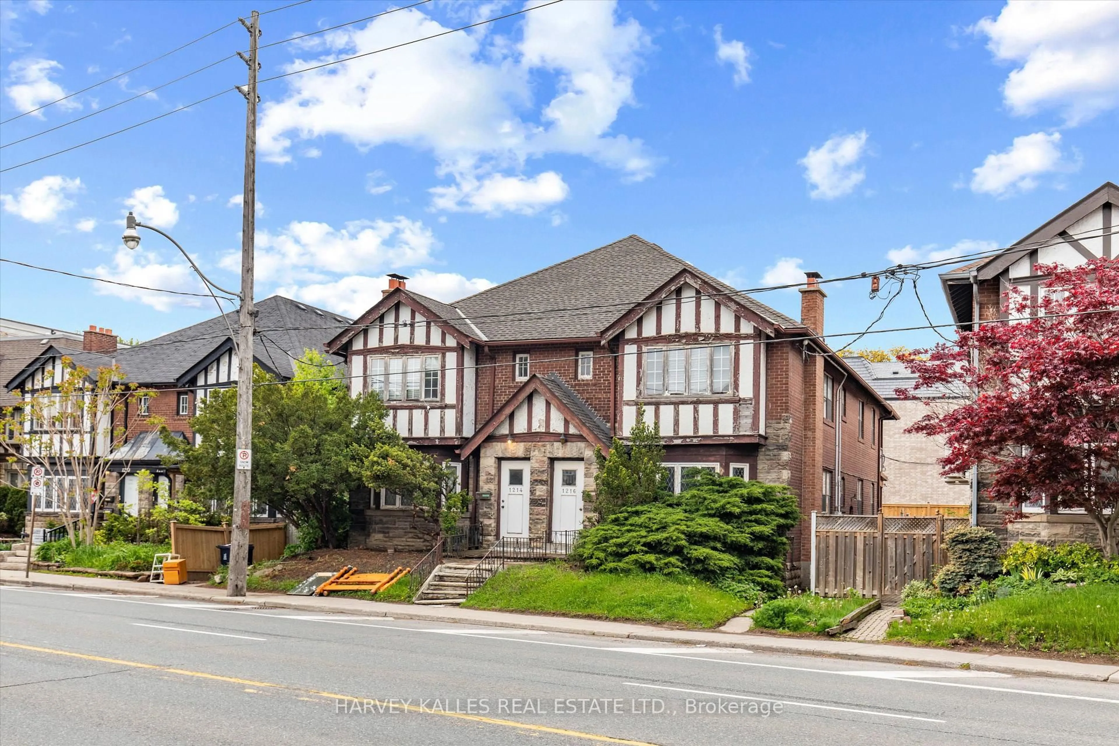 Unknown for 1214 & 1216 Avenue Rd, Toronto Ontario M5N 2G4